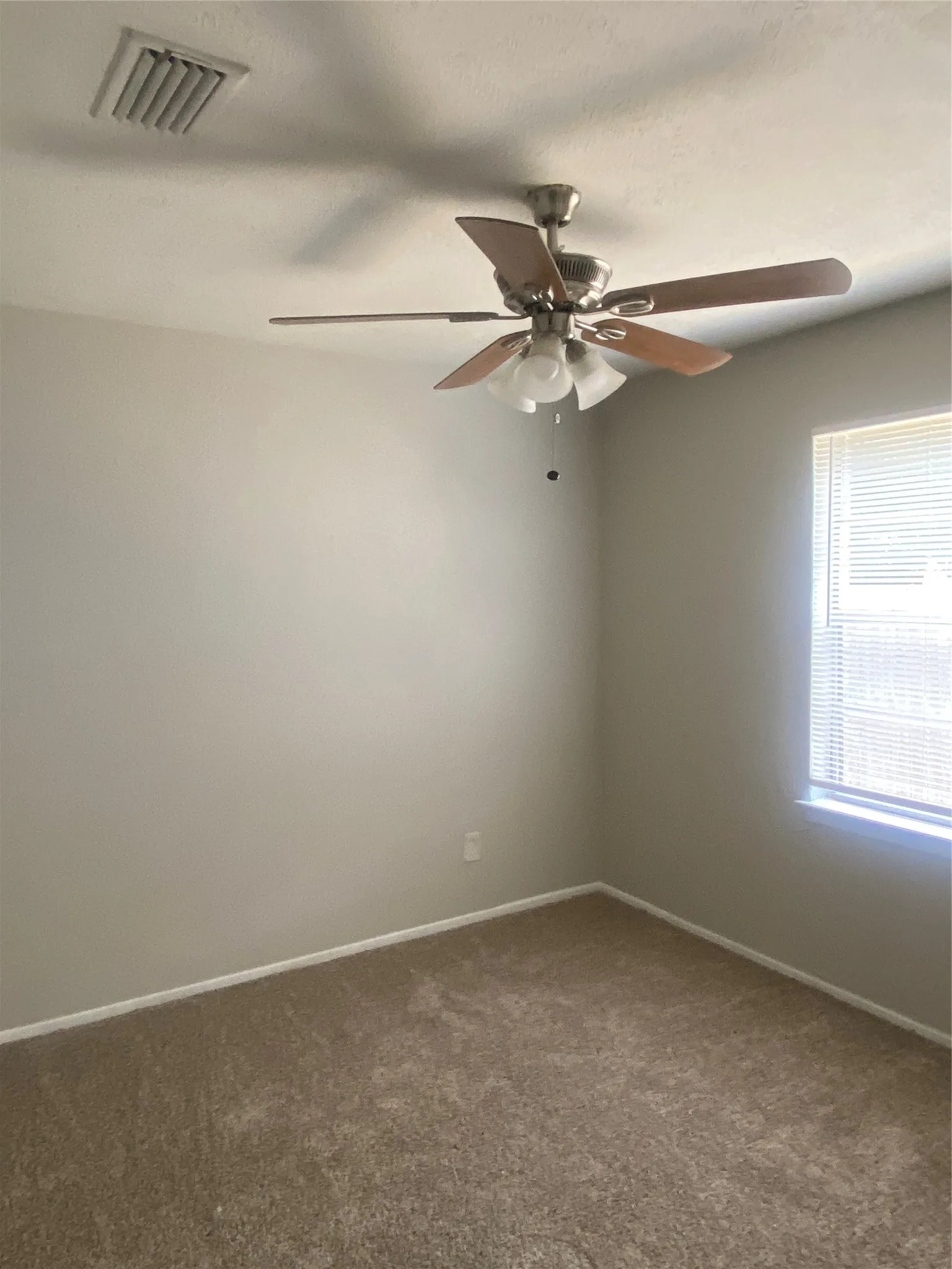 Single Family Residence For Rent in Dallas County , 6520 Warm Moon Lane, Dallas, Texas 75241, 4 Bedroom, 2 Bathroom, 1 Garage spaces, 1,237 Sqft, built in 1971, mls#21334651, Real Estate Agent in Dallas, Homes For Rent in Dallas county, Homes For Rent in Dallas, Realtor in Dallas Texas, Real Estate Brokerage Independent Realty Texas, Luminita Cordes Realtor
