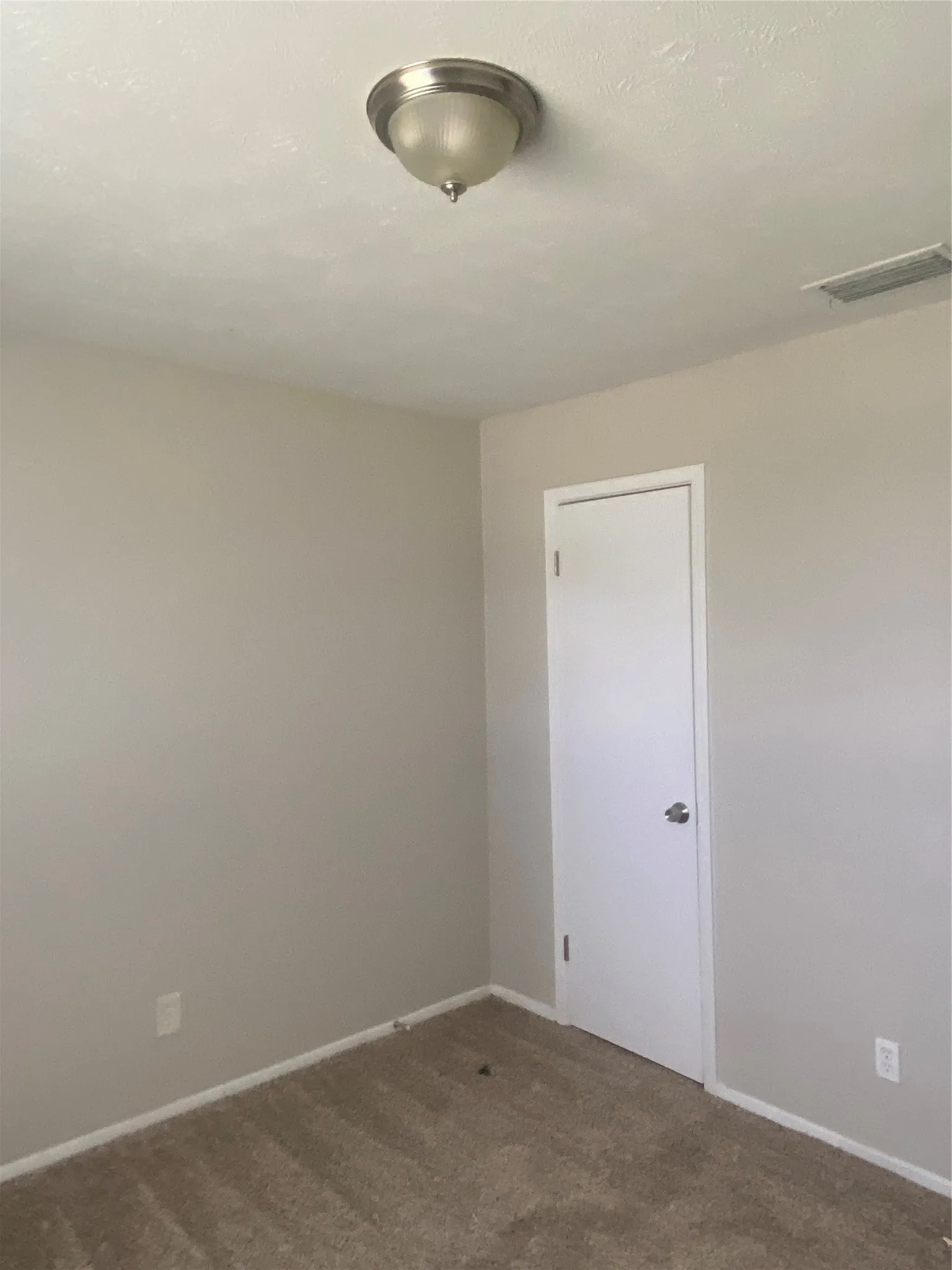 Single Family Residence For Rent in Dallas County , 6520 Warm Moon Lane, Dallas, Texas 75241, 4 Bedroom, 2 Bathroom, 1 Garage spaces, 1,237 Sqft, built in 1971, mls#21334651, Real Estate Agent in Dallas, Homes For Rent in Dallas county, Homes For Rent in Dallas, Realtor in Dallas Texas, Real Estate Brokerage Independent Realty Texas, Luminita Cordes Realtor