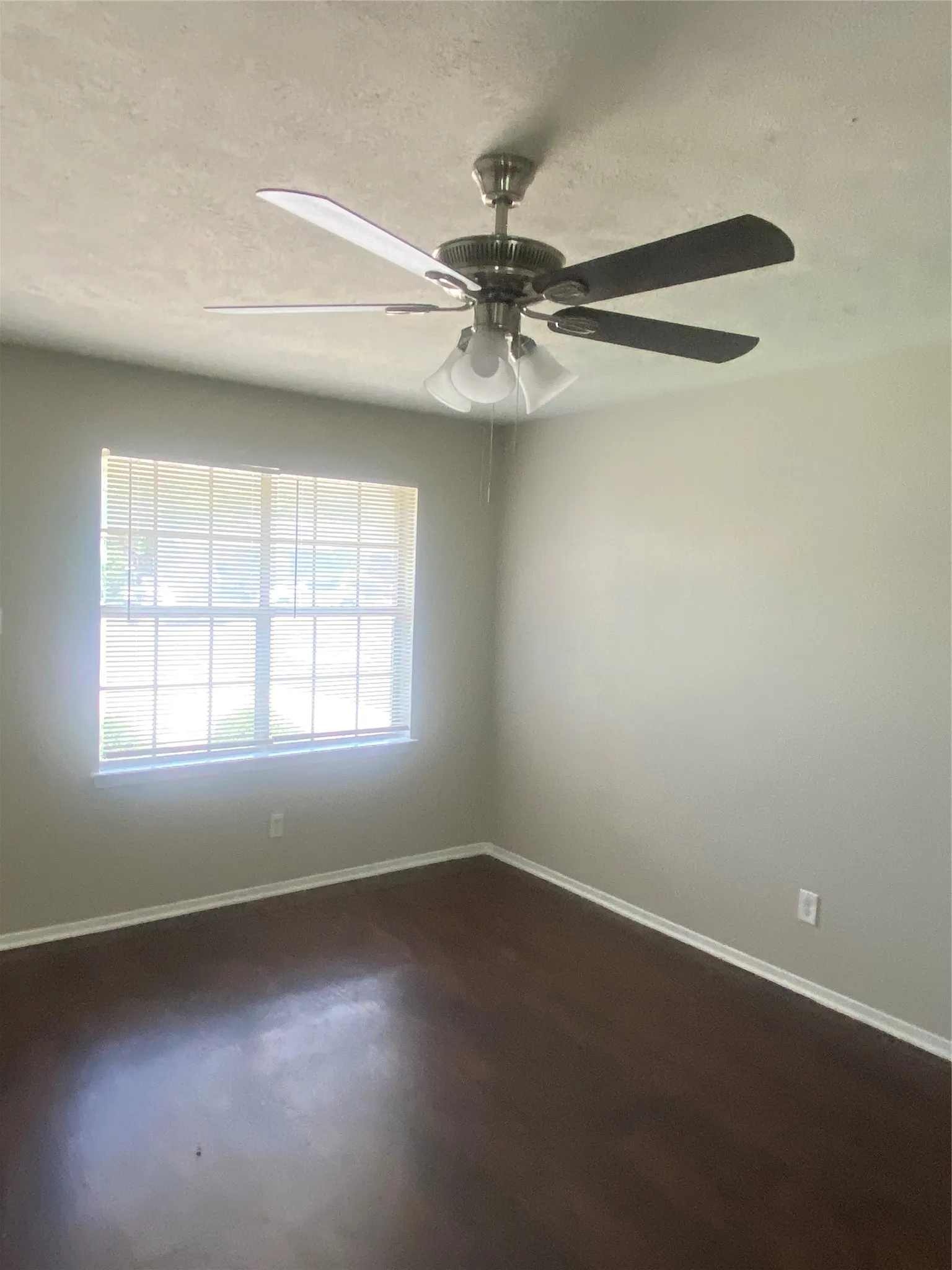 Single Family Residence For Rent in Dallas County , 6520 Warm Moon Lane, Dallas, Texas 75241, 4 Bedroom, 2 Bathroom, 1 Garage spaces, 1,237 Sqft, built in 1971, mls#21334651, Real Estate Agent in Dallas, Homes For Rent in Dallas county, Homes For Rent in Dallas, Realtor in Dallas Texas, Real Estate Brokerage Independent Realty Texas, Luminita Cordes Realtor