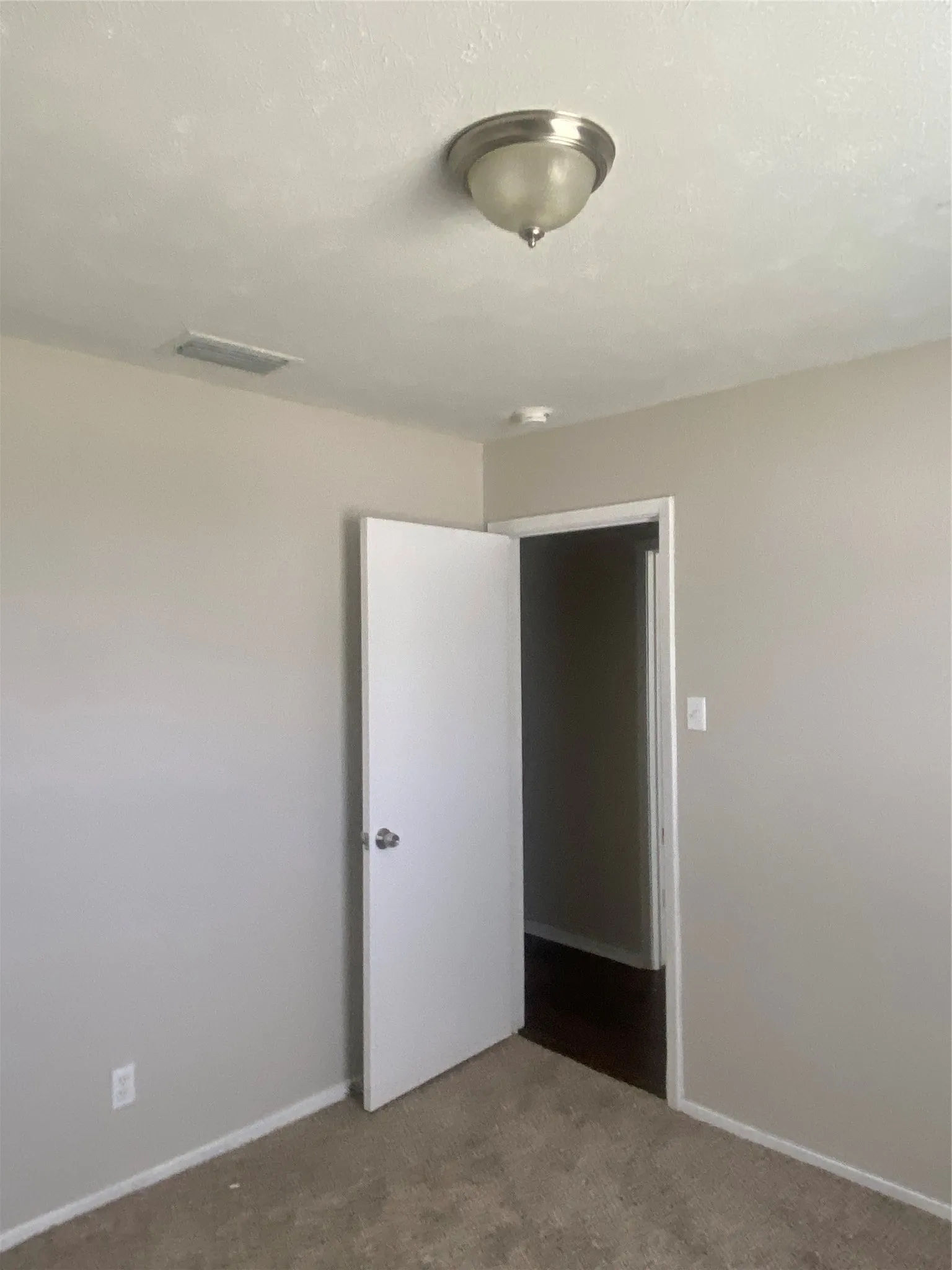 Single Family Residence For Rent in Dallas County , 6520 Warm Moon Lane, Dallas, Texas 75241, 4 Bedroom, 2 Bathroom, 1 Garage spaces, 1,237 Sqft, built in 1971, mls#21334651, Real Estate Agent in Dallas, Homes For Rent in Dallas county, Homes For Rent in Dallas, Realtor in Dallas Texas, Real Estate Brokerage Independent Realty Texas, Luminita Cordes Realtor