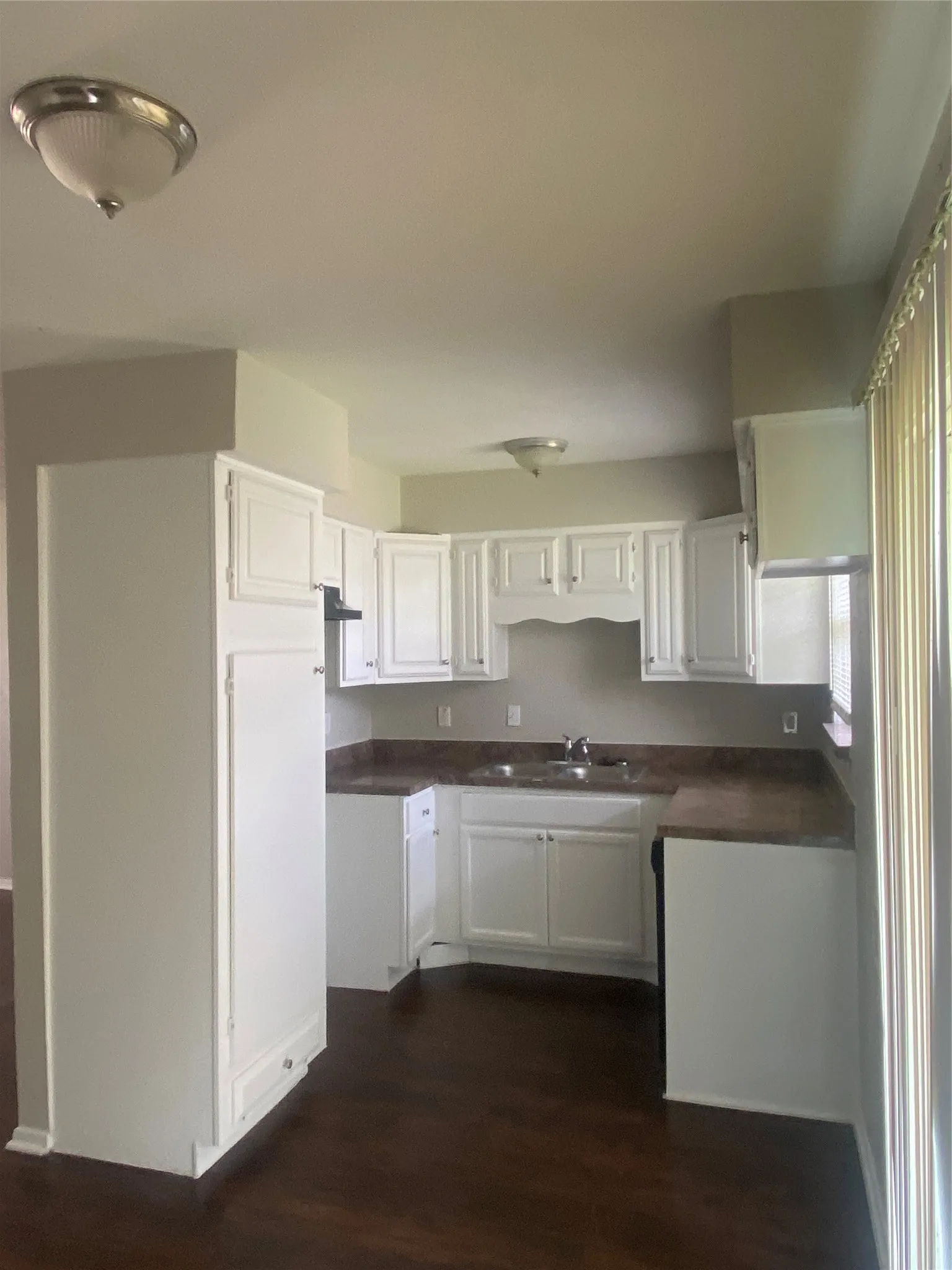 Single Family Residence For Rent in Dallas County , 6520 Warm Moon Lane, Dallas, Texas 75241, 4 Bedroom, 2 Bathroom, 1 Garage spaces, 1,237 Sqft, built in 1971, mls#21334651, Real Estate Agent in Dallas, Homes For Rent in Dallas county, Homes For Rent in Dallas, Realtor in Dallas Texas, Real Estate Brokerage Independent Realty Texas, Luminita Cordes Realtor