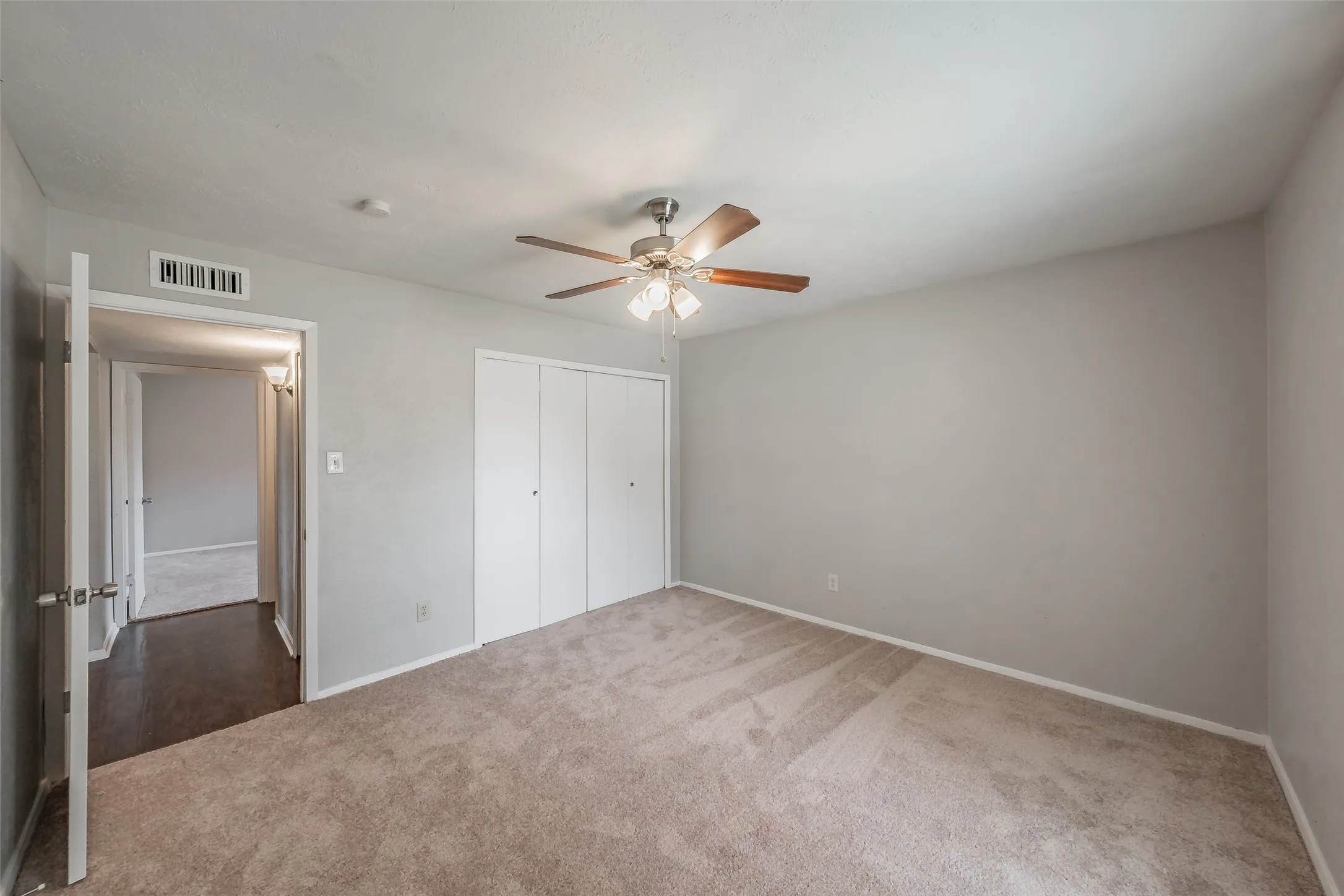 Single Family Residence For Sale in Dallas County , 720 Nora Lane, De Soto, Texas 75115, 3 Bedroom, 2 Bathroom, 2 Garage spaces, 1,733 Sqft, built in 1979, mls#21334581, Real Estate Agent in De Soto, Homes For Sale in Dallas county, Homes For Sale in De Soto, Realtor in De Soto Texas, Real Estate Brokerage Independent Realty Texas, Luminita Cordes Realtor