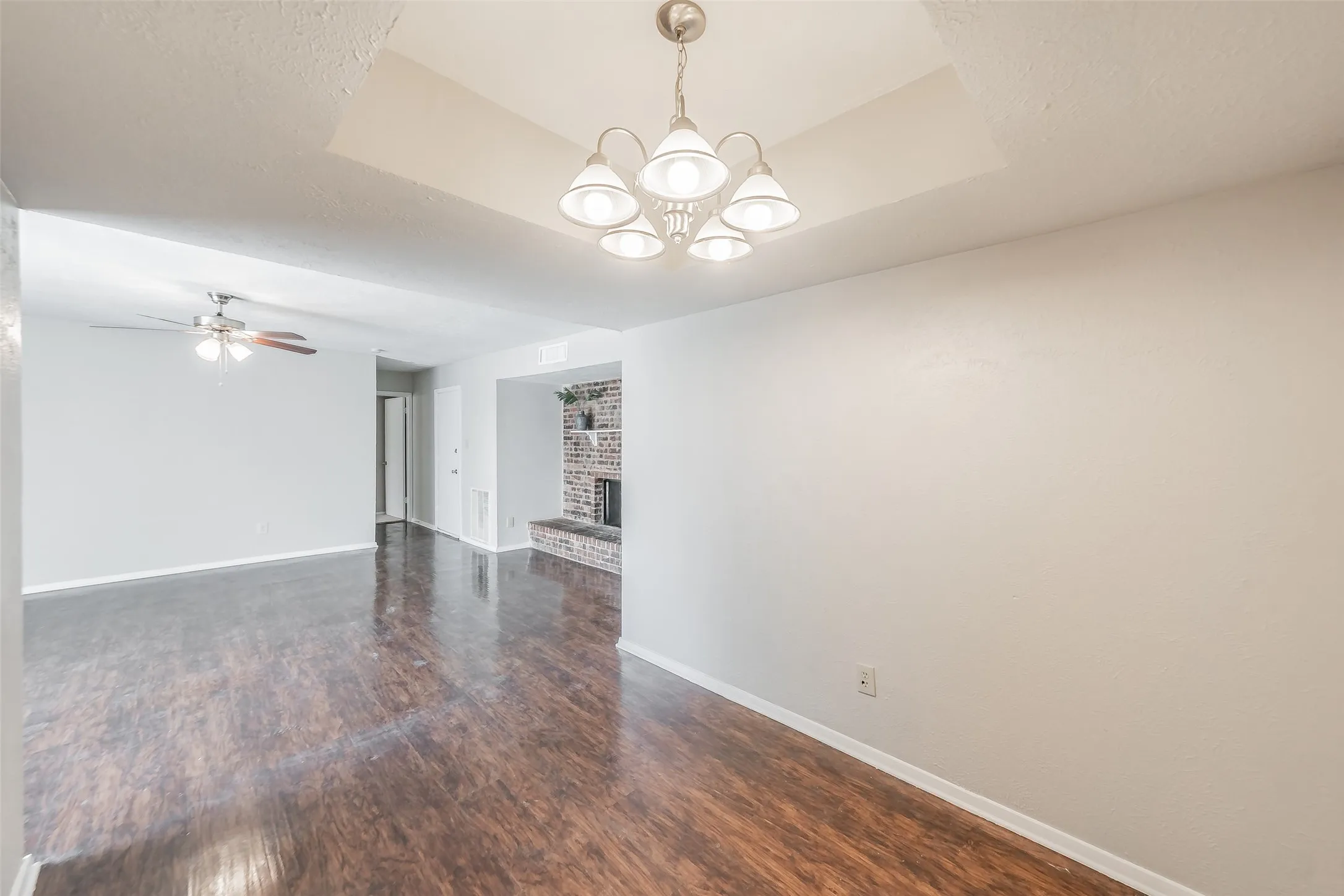 Single Family Residence For Sale in Dallas County , 720 Nora Lane, De Soto, Texas 75115, 3 Bedroom, 2 Bathroom, 2 Garage spaces, 1,733 Sqft, built in 1979, mls#21334581, Real Estate Agent in De Soto, Homes For Sale in Dallas county, Homes For Sale in De Soto, Realtor in De Soto Texas, Real Estate Brokerage Independent Realty Texas, Luminita Cordes Realtor