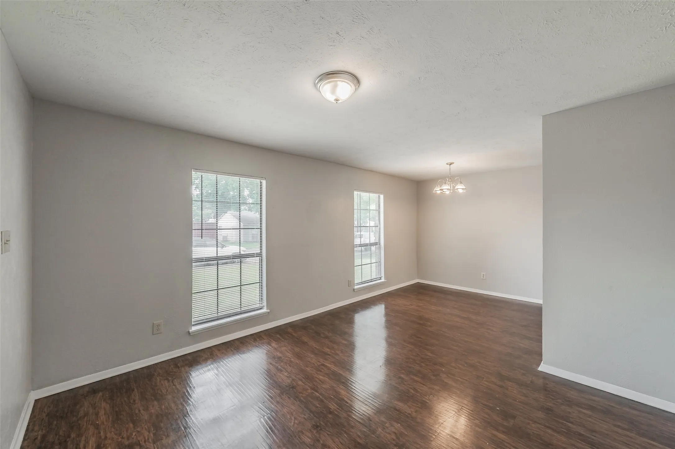 Single Family Residence For Sale in Dallas County , 720 Nora Lane, De Soto, Texas 75115, 3 Bedroom, 2 Bathroom, 2 Garage spaces, 1,733 Sqft, built in 1979, mls#21334581, Real Estate Agent in De Soto, Homes For Sale in Dallas county, Homes For Sale in De Soto, Realtor in De Soto Texas, Real Estate Brokerage Independent Realty Texas, Luminita Cordes Realtor