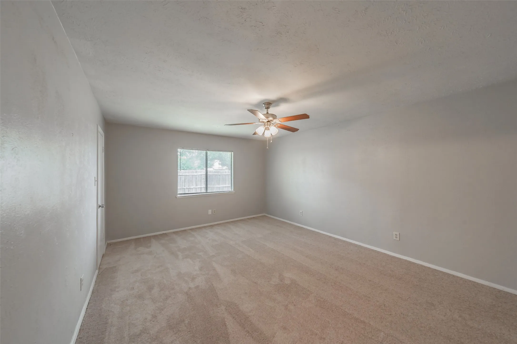 Single Family Residence For Sale in Dallas County , 720 Nora Lane, De Soto, Texas 75115, 3 Bedroom, 2 Bathroom, 2 Garage spaces, 1,733 Sqft, built in 1979, mls#21334581, Real Estate Agent in De Soto, Homes For Sale in Dallas county, Homes For Sale in De Soto, Realtor in De Soto Texas, Real Estate Brokerage Independent Realty Texas, Luminita Cordes Realtor