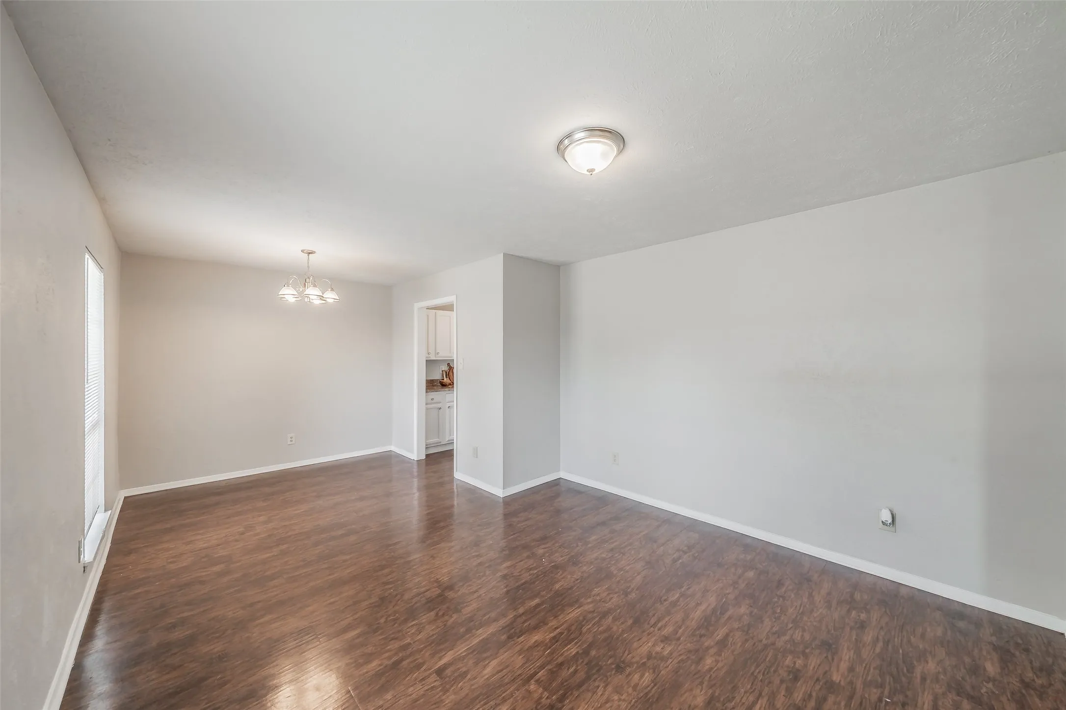 Single Family Residence For Sale in Dallas County , 720 Nora Lane, De Soto, Texas 75115, 3 Bedroom, 2 Bathroom, 2 Garage spaces, 1,733 Sqft, built in 1979, mls#21334581, Real Estate Agent in De Soto, Homes For Sale in Dallas county, Homes For Sale in De Soto, Realtor in De Soto Texas, Real Estate Brokerage Independent Realty Texas, Luminita Cordes Realtor