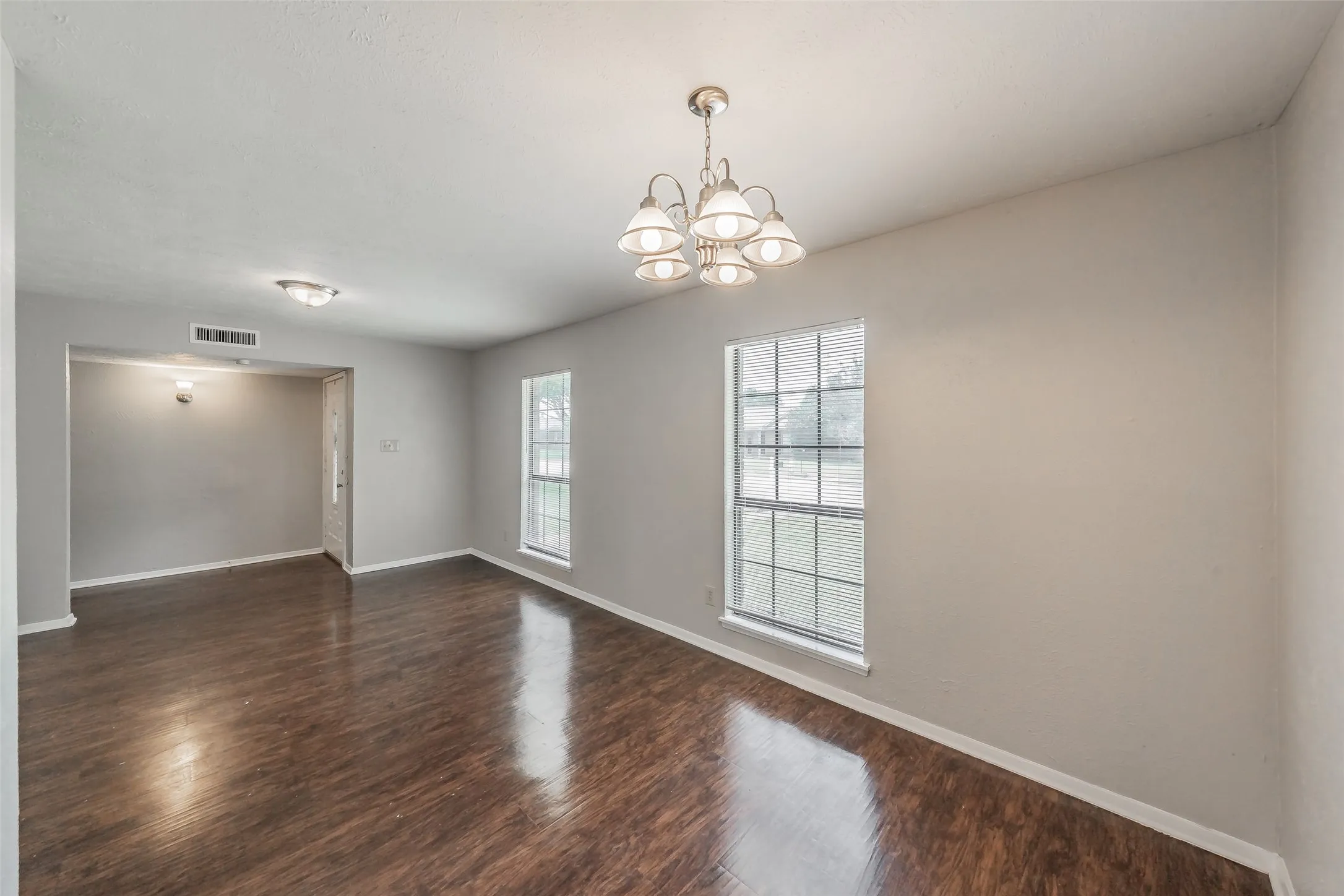 Single Family Residence For Sale in Dallas County , 720 Nora Lane, De Soto, Texas 75115, 3 Bedroom, 2 Bathroom, 2 Garage spaces, 1,733 Sqft, built in 1979, mls#21334581, Real Estate Agent in De Soto, Homes For Sale in Dallas county, Homes For Sale in De Soto, Realtor in De Soto Texas, Real Estate Brokerage Independent Realty Texas, Luminita Cordes Realtor