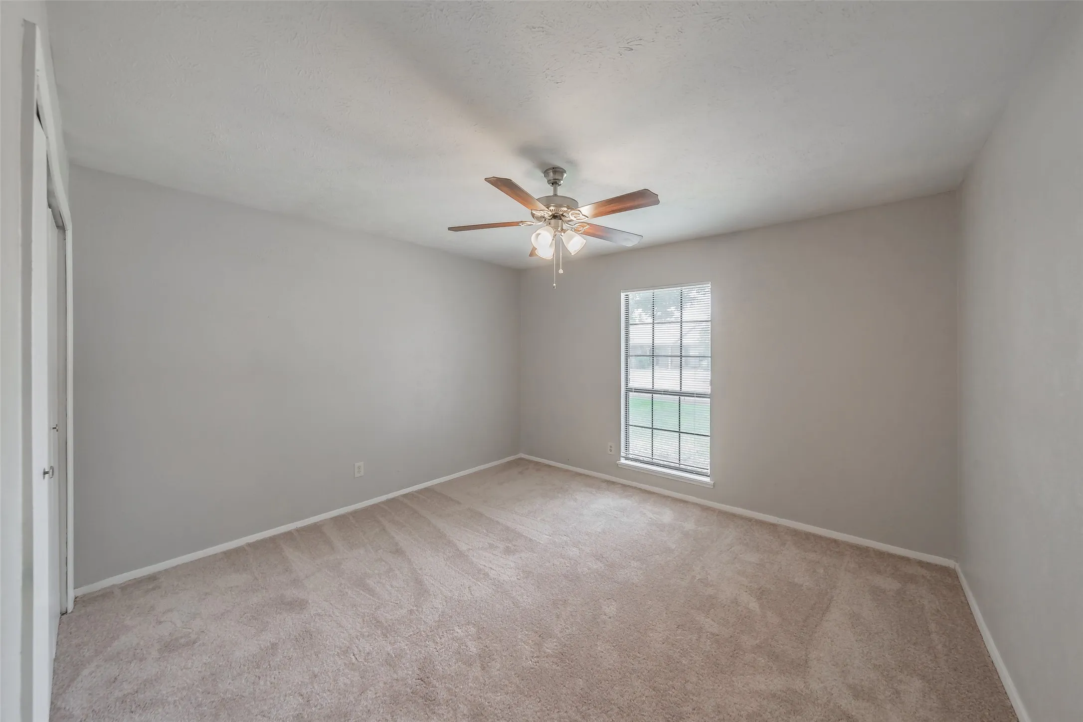 Single Family Residence For Sale in Dallas County , 720 Nora Lane, De Soto, Texas 75115, 3 Bedroom, 2 Bathroom, 2 Garage spaces, 1,733 Sqft, built in 1979, mls#21334581, Real Estate Agent in De Soto, Homes For Sale in Dallas county, Homes For Sale in De Soto, Realtor in De Soto Texas, Real Estate Brokerage Independent Realty Texas, Luminita Cordes Realtor