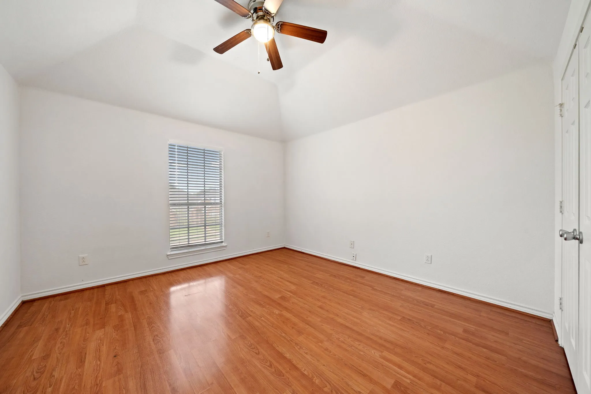 Single Family Residence For Sale in Collin County , 8121 Case Drive, Plano, Texas 75025, 4 Bedroom, 3 Bathroom, 2 Garage spaces, 3,060 Sqft, built in 1995, mls#21323815, Real Estate Agent in Plano, Homes For Sale in Collin county, Homes For Sale in Plano, Realtor in Plano Texas, Real Estate Brokerage Independent Realty Texas, Luminita Cordes Realtor