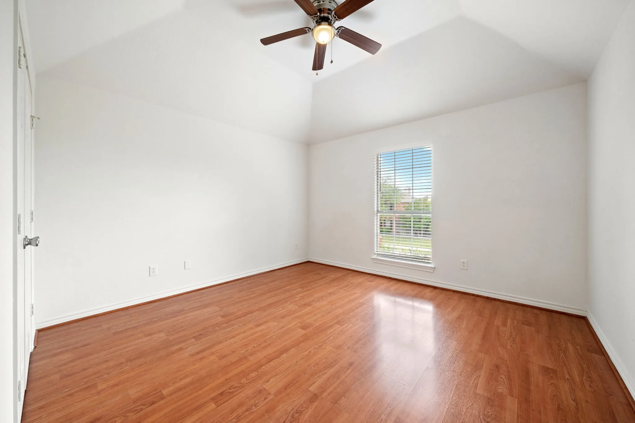 Single Family Residence For Sale in Collin County , 8121 Case Drive, Plano, Texas 75025, 4 Bedroom, 3 Bathroom, 2 Garage spaces, 3,060 Sqft, built in 1995, mls#21323815, Real Estate Agent in Plano, Homes For Sale in Collin county, Homes For Sale in Plano, Realtor in Plano Texas, Real Estate Brokerage Independent Realty Texas, Luminita Cordes Realtor