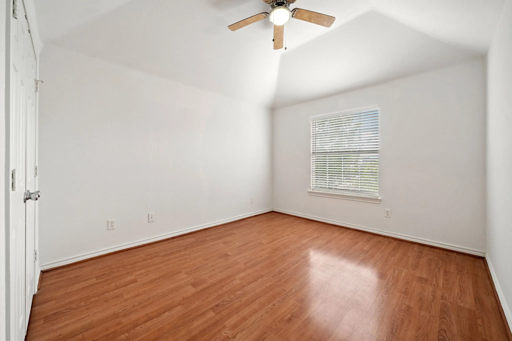 Single Family Residence For Sale in Collin County , 8121 Case Drive, Plano, Texas 75025, 4 Bedroom, 3 Bathroom, 2 Garage spaces, 3,060 Sqft, built in 1995, mls#21323815, Real Estate Agent in Plano, Homes For Sale in Collin county, Homes For Sale in Plano, Realtor in Plano Texas, Real Estate Brokerage Independent Realty Texas, Luminita Cordes Realtor