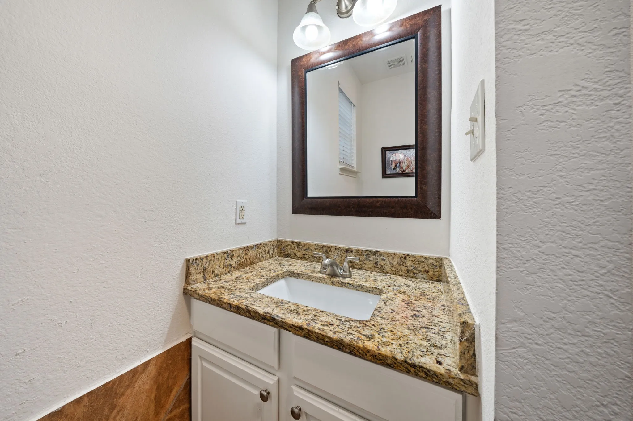 Single Family Residence For Sale in Collin County , 8121 Case Drive, Plano, Texas 75025, 4 Bedroom, 3 Bathroom, 2 Garage spaces, 3,060 Sqft, built in 1995, mls#21323815, Real Estate Agent in Plano, Homes For Sale in Collin county, Homes For Sale in Plano, Realtor in Plano Texas, Real Estate Brokerage Independent Realty Texas, Luminita Cordes Realtor