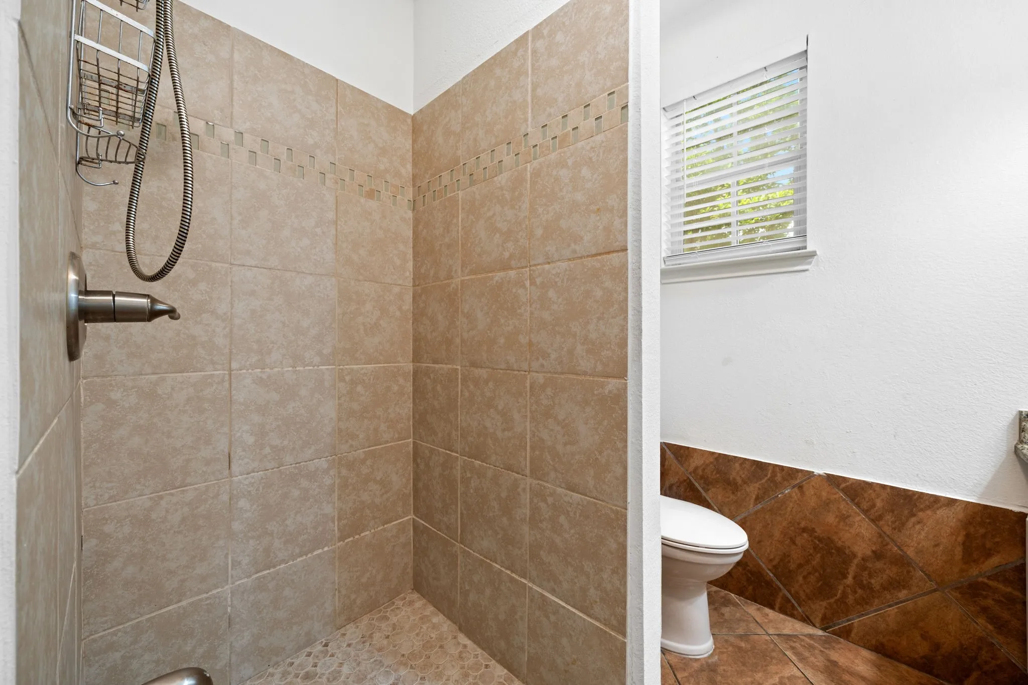 Single Family Residence For Sale in Collin County , 8121 Case Drive, Plano, Texas 75025, 4 Bedroom, 3 Bathroom, 2 Garage spaces, 3,060 Sqft, built in 1995, mls#21323815, Real Estate Agent in Plano, Homes For Sale in Collin county, Homes For Sale in Plano, Realtor in Plano Texas, Real Estate Brokerage Independent Realty Texas, Luminita Cordes Realtor