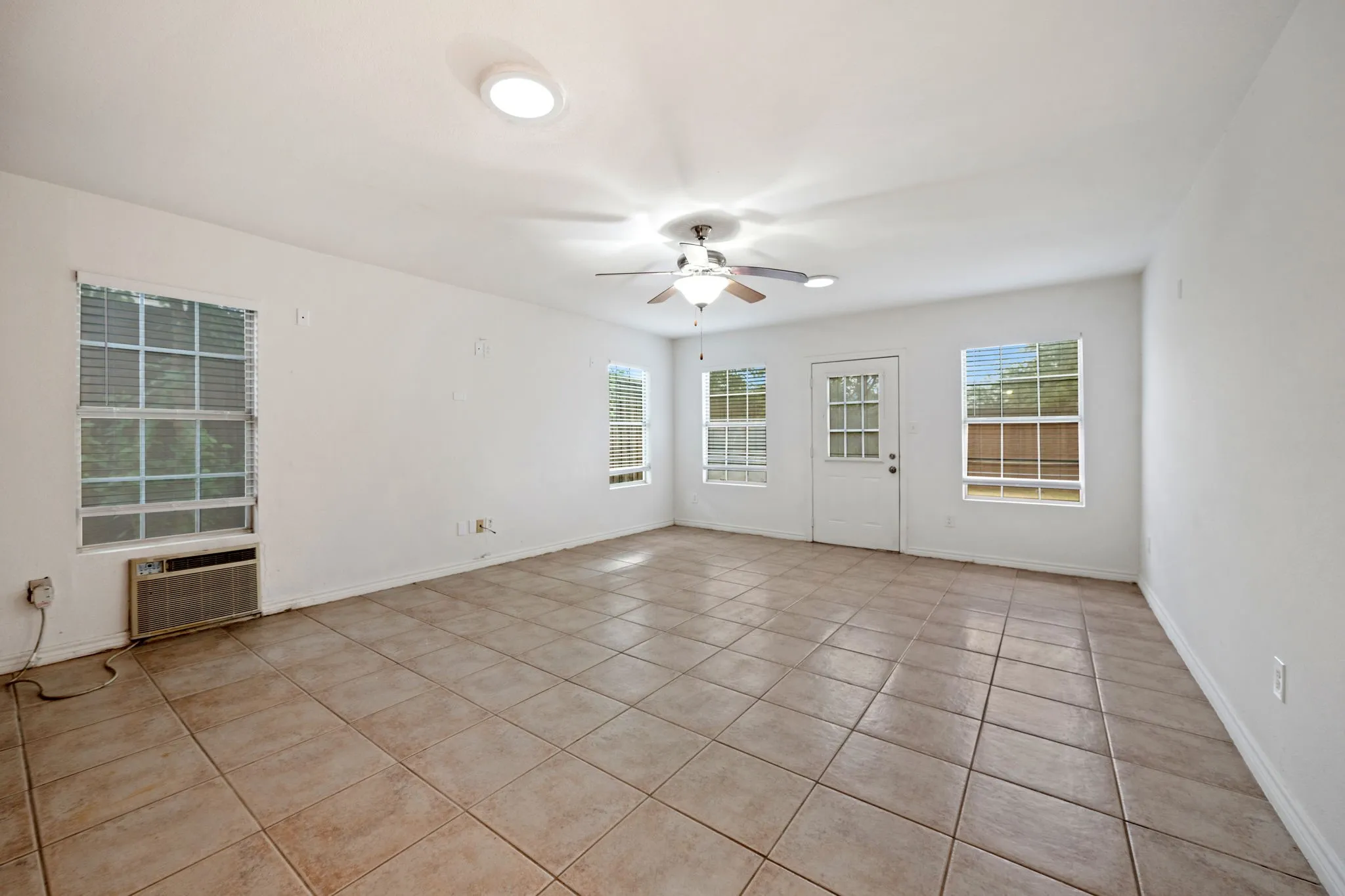 Single Family Residence For Sale in Collin County , 8121 Case Drive, Plano, Texas 75025, 4 Bedroom, 3 Bathroom, 2 Garage spaces, 3,060 Sqft, built in 1995, mls#21323815, Real Estate Agent in Plano, Homes For Sale in Collin county, Homes For Sale in Plano, Realtor in Plano Texas, Real Estate Brokerage Independent Realty Texas, Luminita Cordes Realtor