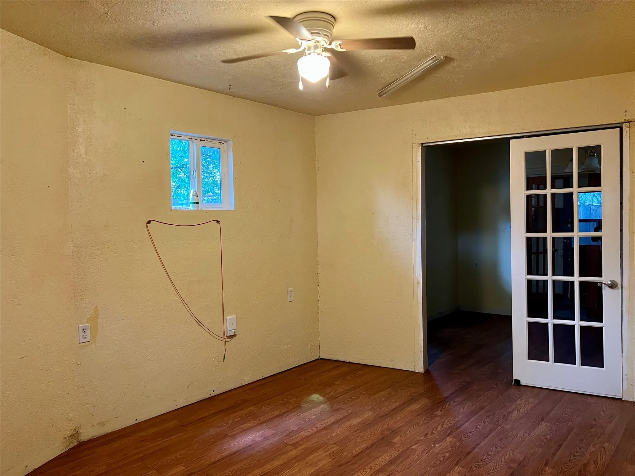 Single Family Residence For Sale in Clay County , 405 E South, Henrietta, Texas 76365, 4 Bedrooms, 2 Bathrooms, Garage spaces, 1,526 Sqft, built in 1935, Price $89,000, mls#21334660, Real Estate Agent in Henrietta, Homes For Sale in Clay county, Homes For Sale in Henrietta, Realtor in Henrietta Texas, Real Estate Brokerage Independent Realty Texas, Luminita Cordes Realtor