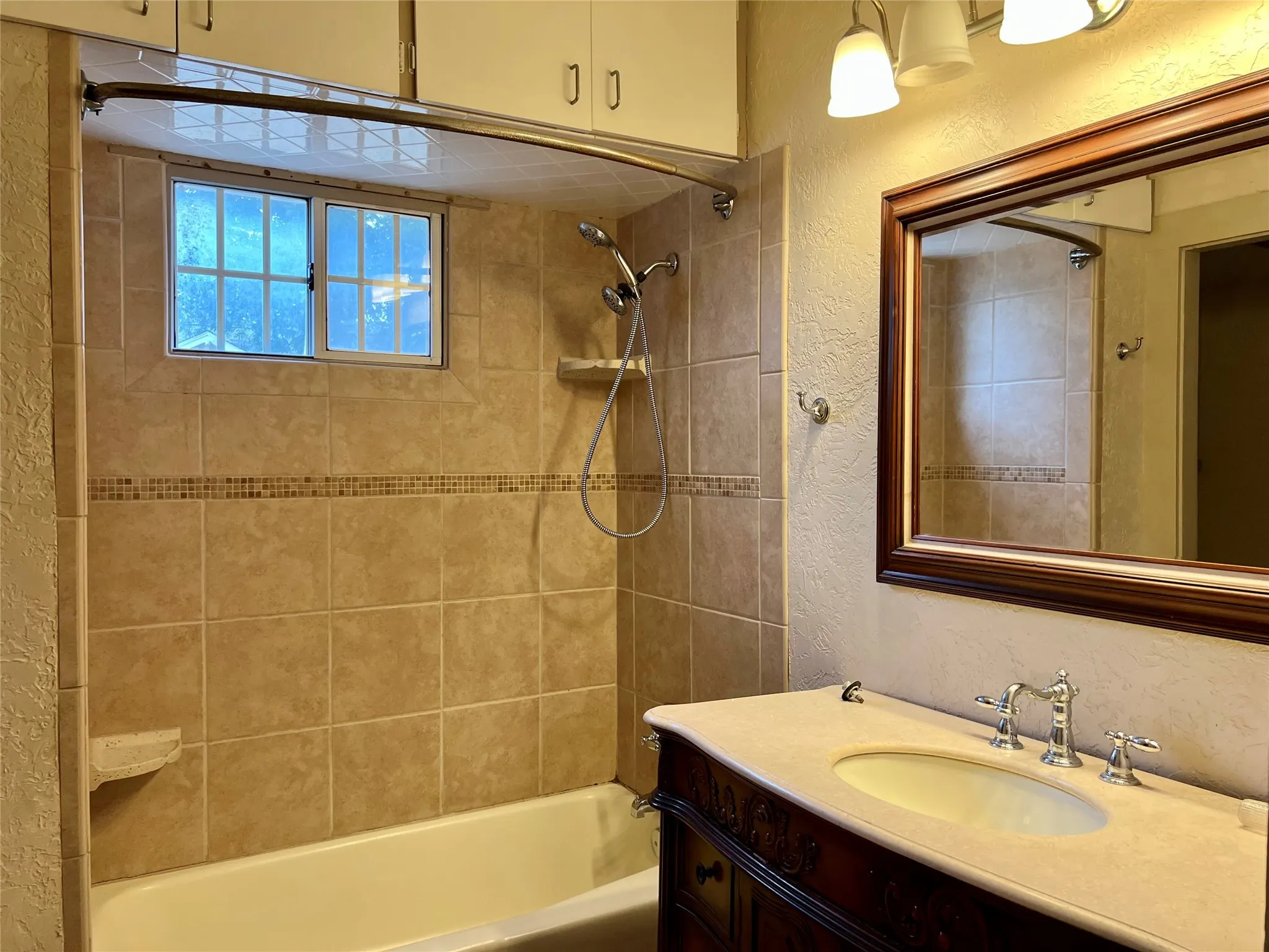 Single Family Residence For Sale in Clay County , 405 E South, Henrietta, Texas 76365, 4 Bedrooms, 2 Bathrooms, Garage spaces, 1,526 Sqft, built in 1935, Price $89,000, mls#21334660, Real Estate Agent in Henrietta, Homes For Sale in Clay county, Homes For Sale in Henrietta, Realtor in Henrietta Texas, Real Estate Brokerage Independent Realty Texas, Luminita Cordes Realtor