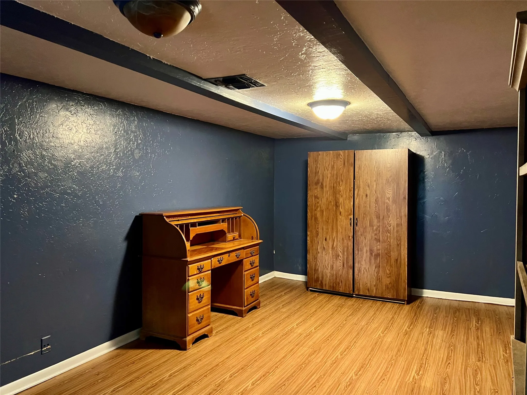 Single Family Residence For Sale in Clay County , 405 E South, Henrietta, Texas 76365, 4 Bedrooms, 2 Bathrooms, Garage spaces, 1,526 Sqft, built in 1935, Price $89,000, mls#21334660, Real Estate Agent in Henrietta, Homes For Sale in Clay county, Homes For Sale in Henrietta, Realtor in Henrietta Texas, Real Estate Brokerage Independent Realty Texas, Luminita Cordes Realtor