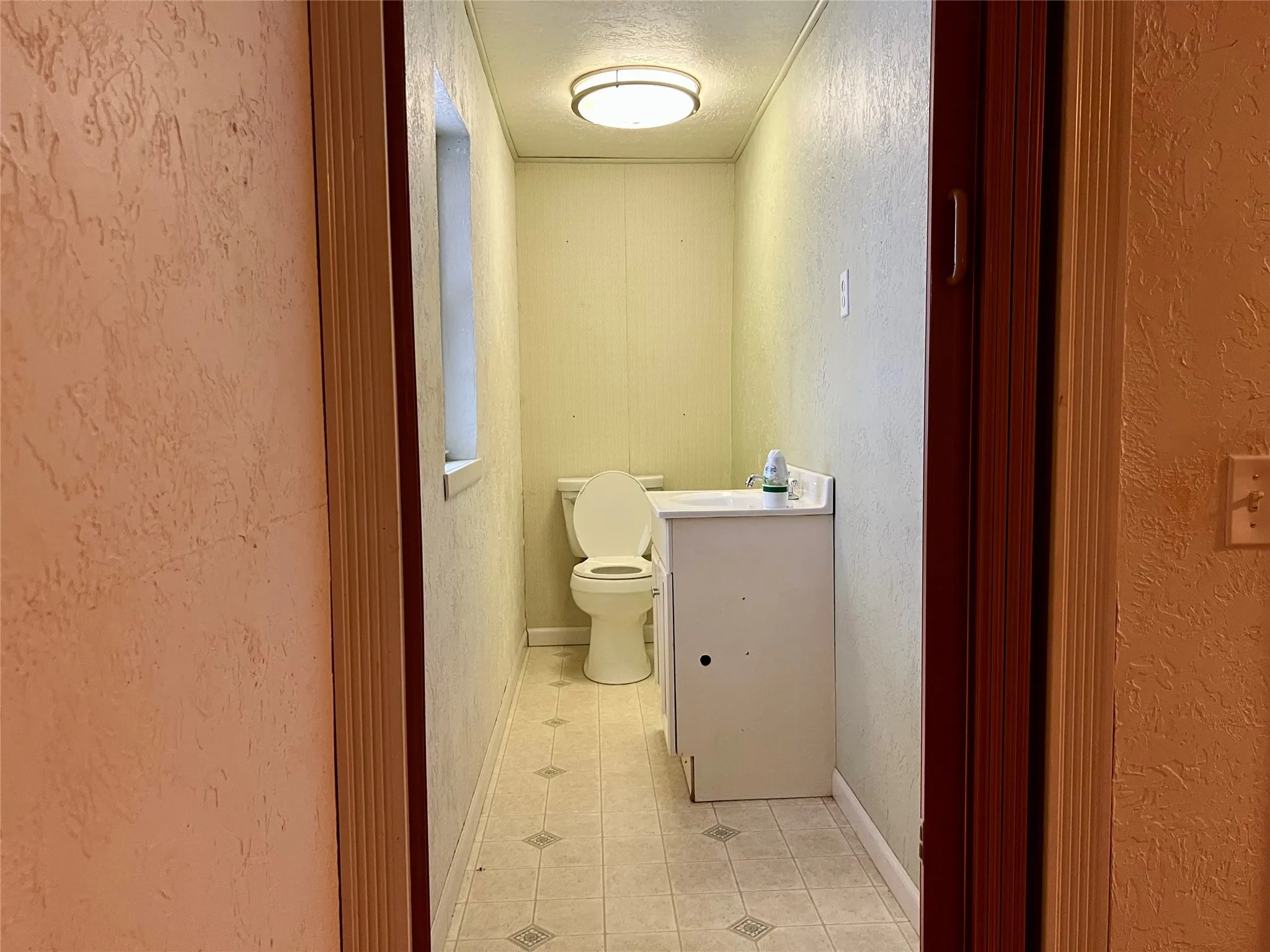 Single Family Residence For Sale in Clay County , 405 E South, Henrietta, Texas 76365, 4 Bedrooms, 2 Bathrooms, Garage spaces, 1,526 Sqft, built in 1935, Price $89,000, mls#21334660, Real Estate Agent in Henrietta, Homes For Sale in Clay county, Homes For Sale in Henrietta, Realtor in Henrietta Texas, Real Estate Brokerage Independent Realty Texas, Luminita Cordes Realtor