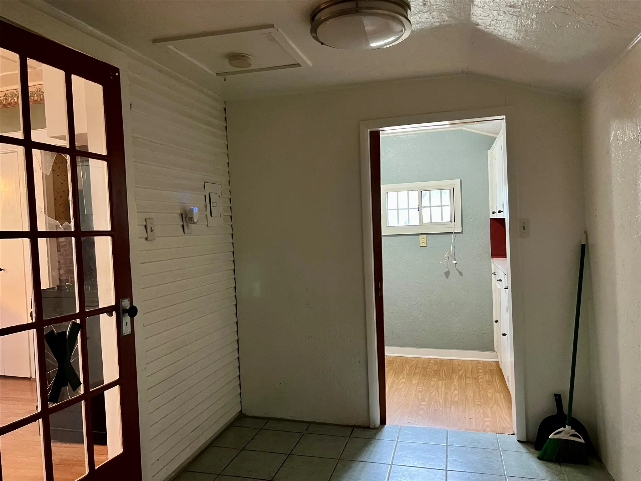 Single Family Residence For Sale in Clay County , 405 E South, Henrietta, Texas 76365, 4 Bedrooms, 2 Bathrooms, Garage spaces, 1,526 Sqft, built in 1935, Price $89,000, mls#21334660, Real Estate Agent in Henrietta, Homes For Sale in Clay county, Homes For Sale in Henrietta, Realtor in Henrietta Texas, Real Estate Brokerage Independent Realty Texas, Luminita Cordes Realtor