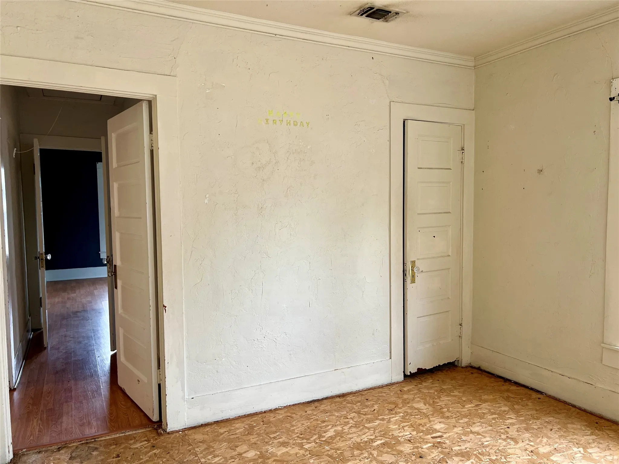 Single Family Residence For Sale in Clay County , 405 E South, Henrietta, Texas 76365, 4 Bedrooms, 2 Bathrooms, Garage spaces, 1,526 Sqft, built in 1935, Price $89,000, mls#21334660, Real Estate Agent in Henrietta, Homes For Sale in Clay county, Homes For Sale in Henrietta, Realtor in Henrietta Texas, Real Estate Brokerage Independent Realty Texas, Luminita Cordes Realtor