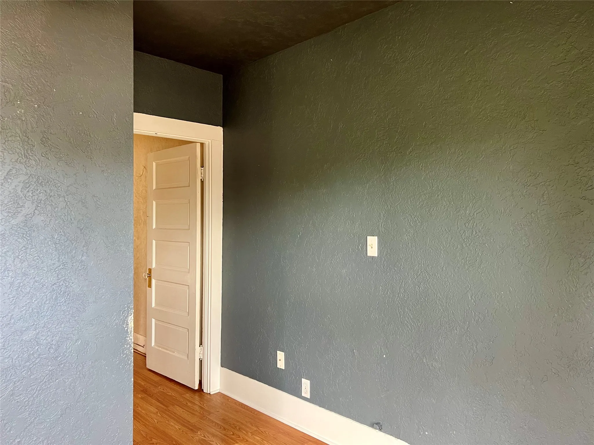 Single Family Residence For Sale in Clay County , 405 E South, Henrietta, Texas 76365, 4 Bedrooms, 2 Bathrooms, Garage spaces, 1,526 Sqft, built in 1935, Price $89,000, mls#21334660, Real Estate Agent in Henrietta, Homes For Sale in Clay county, Homes For Sale in Henrietta, Realtor in Henrietta Texas, Real Estate Brokerage Independent Realty Texas, Luminita Cordes Realtor