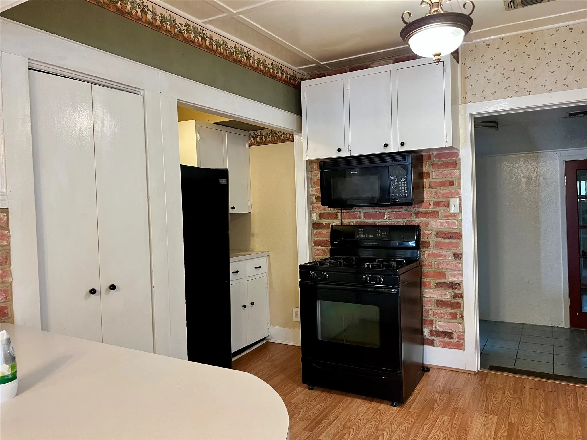 Single Family Residence For Sale in Clay County , 405 E South, Henrietta, Texas 76365, 4 Bedrooms, 2 Bathrooms, Garage spaces, 1,526 Sqft, built in 1935, Price $89,000, mls#21334660, Real Estate Agent in Henrietta, Homes For Sale in Clay county, Homes For Sale in Henrietta, Realtor in Henrietta Texas, Real Estate Brokerage Independent Realty Texas, Luminita Cordes Realtor