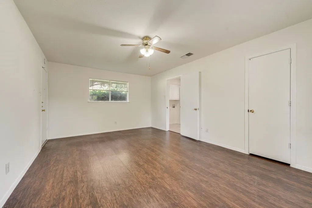 Single Family Residence For Rent in Dallas County , 123 S Venice Drive, Duncanville, Texas 75116, 3 Bedrooms, 2 Bathrooms, 2 Garage spaces, 2,198 Sqft, built in 1973, Price $2,100, mls#21334673, Real Estate Agent in Duncanville, Homes For Rent in Dallas county, Homes For Rent in Duncanville, Realtor in Duncanville Texas, Real Estate Brokerage Independent Realty Texas, Luminita Cordes Realtor