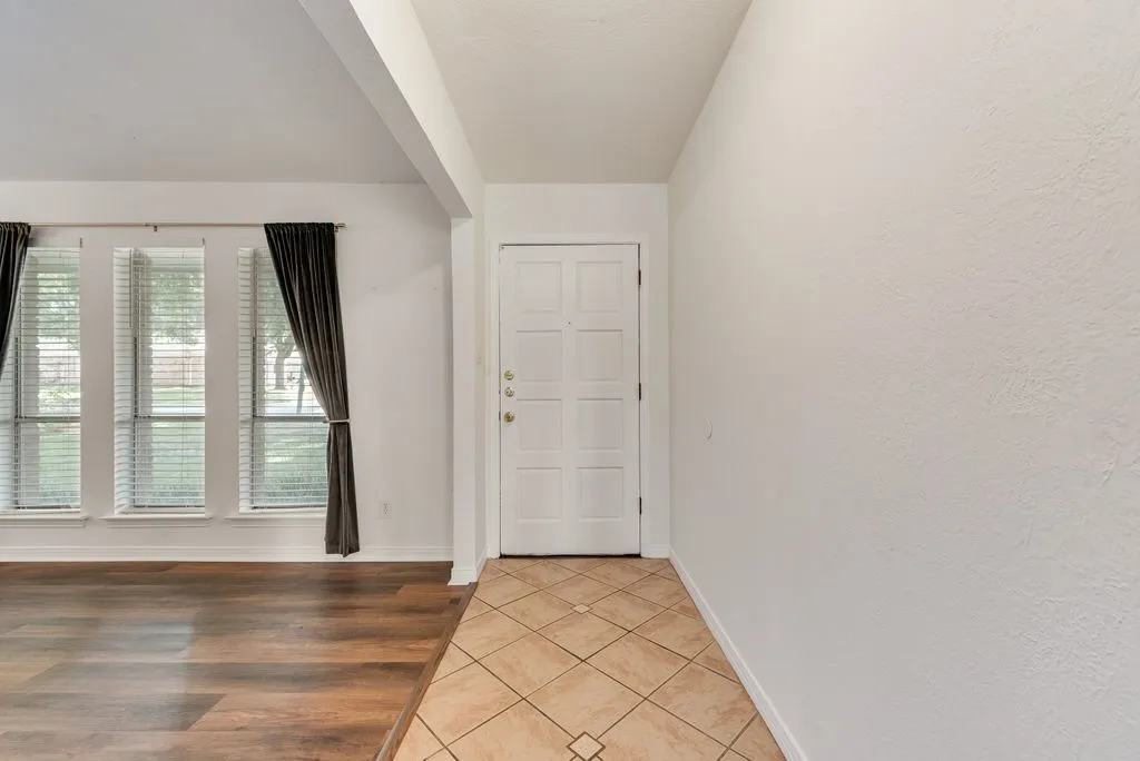 Single Family Residence For Rent in Dallas County , 123 S Venice Drive, Duncanville, Texas 75116, 3 Bedrooms, 2 Bathrooms, 2 Garage spaces, 2,198 Sqft, built in 1973, Price $2,100, mls#21334673, Real Estate Agent in Duncanville, Homes For Rent in Dallas county, Homes For Rent in Duncanville, Realtor in Duncanville Texas, Real Estate Brokerage Independent Realty Texas, Luminita Cordes Realtor