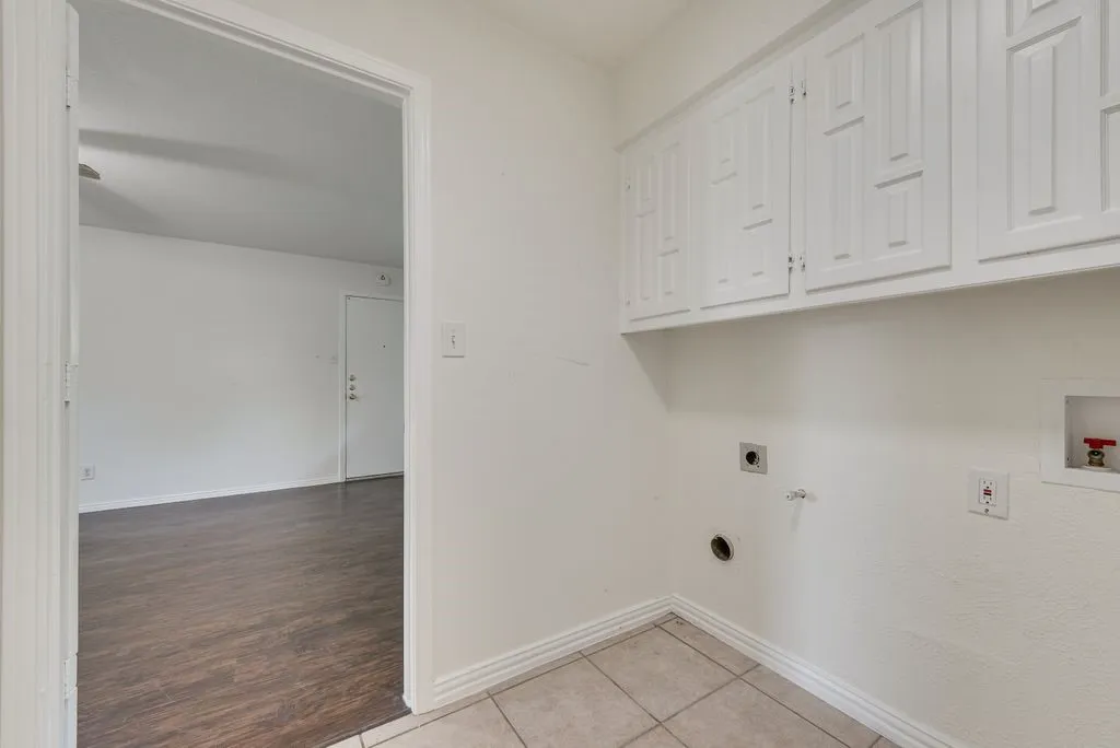 Single Family Residence For Rent in Dallas County , 123 S Venice Drive, Duncanville, Texas 75116, 3 Bedrooms, 2 Bathrooms, 2 Garage spaces, 2,198 Sqft, built in 1973, Price $2,100, mls#21334673, Real Estate Agent in Duncanville, Homes For Rent in Dallas county, Homes For Rent in Duncanville, Realtor in Duncanville Texas, Real Estate Brokerage Independent Realty Texas, Luminita Cordes Realtor