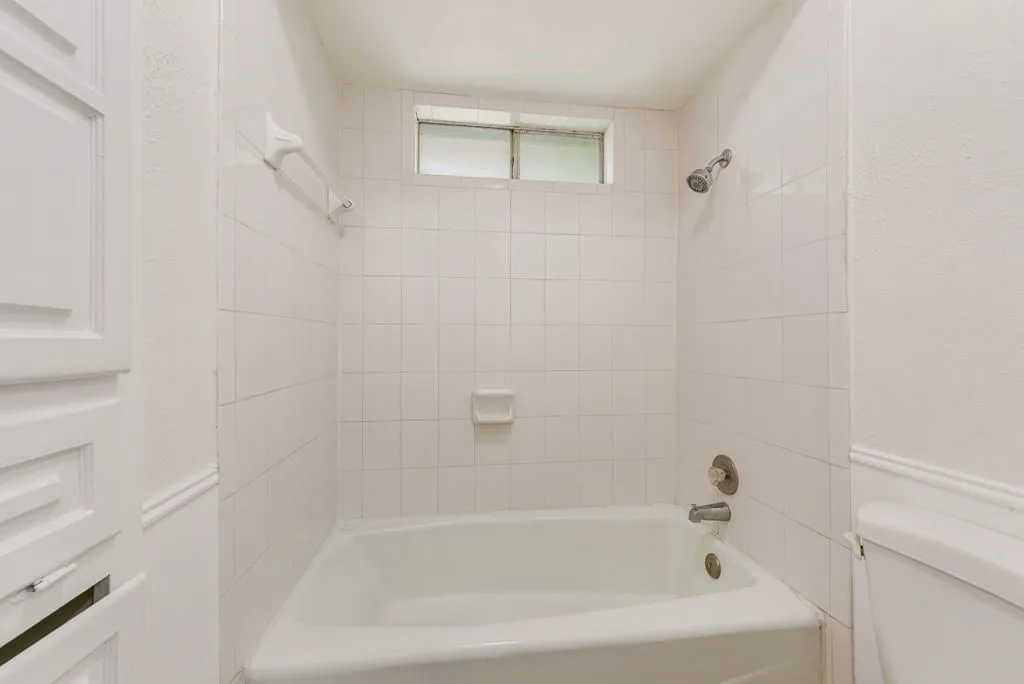 Single Family Residence For Rent in Dallas County , 123 S Venice Drive, Duncanville, Texas 75116, 3 Bedrooms, 2 Bathrooms, 2 Garage spaces, 2,198 Sqft, built in 1973, Price $2,100, mls#21334673, Real Estate Agent in Duncanville, Homes For Rent in Dallas county, Homes For Rent in Duncanville, Realtor in Duncanville Texas, Real Estate Brokerage Independent Realty Texas, Luminita Cordes Realtor