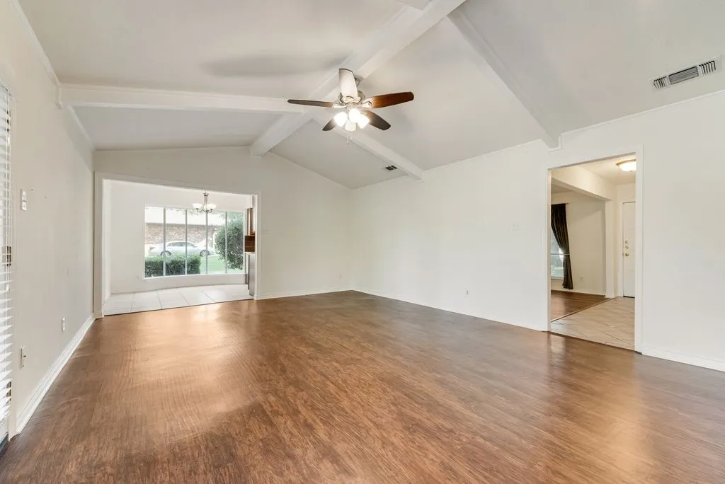Single Family Residence For Rent in Dallas County , 123 S Venice Drive, Duncanville, Texas 75116, 3 Bedrooms, 2 Bathrooms, 2 Garage spaces, 2,198 Sqft, built in 1973, Price $2,100, mls#21334673, Real Estate Agent in Duncanville, Homes For Rent in Dallas county, Homes For Rent in Duncanville, Realtor in Duncanville Texas, Real Estate Brokerage Independent Realty Texas, Luminita Cordes Realtor