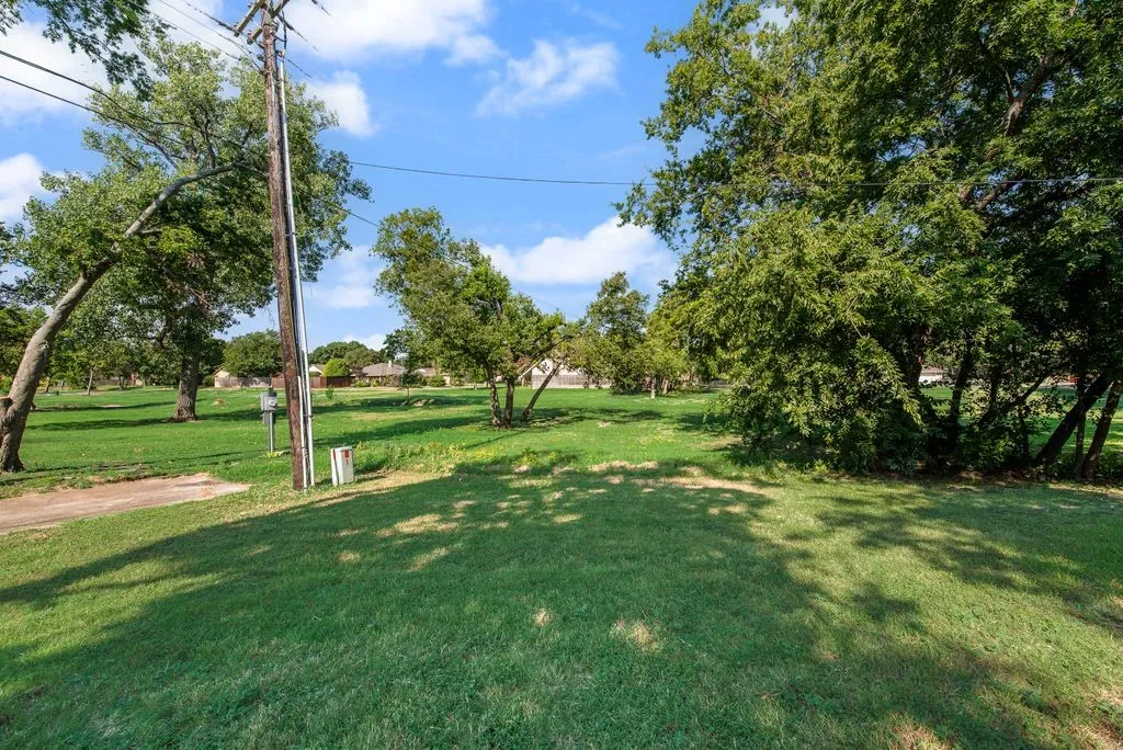 Single Family Residence For Rent in Dallas County , 123 S Venice Drive, Duncanville, Texas 75116, 3 Bedrooms, 2 Bathrooms, 2 Garage spaces, 2,198 Sqft, built in 1973, Price $2,100, mls#21334673, Real Estate Agent in Duncanville, Homes For Rent in Dallas county, Homes For Rent in Duncanville, Realtor in Duncanville Texas, Real Estate Brokerage Independent Realty Texas, Luminita Cordes Realtor