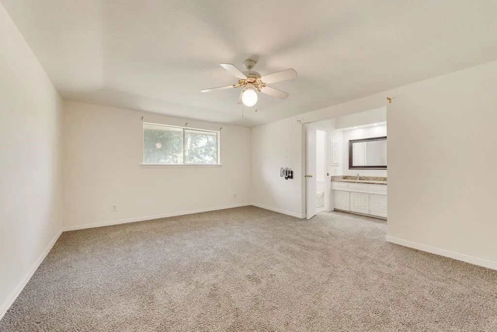 Single Family Residence For Rent in Dallas County , 123 S Venice Drive, Duncanville, Texas 75116, 3 Bedrooms, 2 Bathrooms, 2 Garage spaces, 2,198 Sqft, built in 1973, Price $2,100, mls#21334673, Real Estate Agent in Duncanville, Homes For Rent in Dallas county, Homes For Rent in Duncanville, Realtor in Duncanville Texas, Real Estate Brokerage Independent Realty Texas, Luminita Cordes Realtor