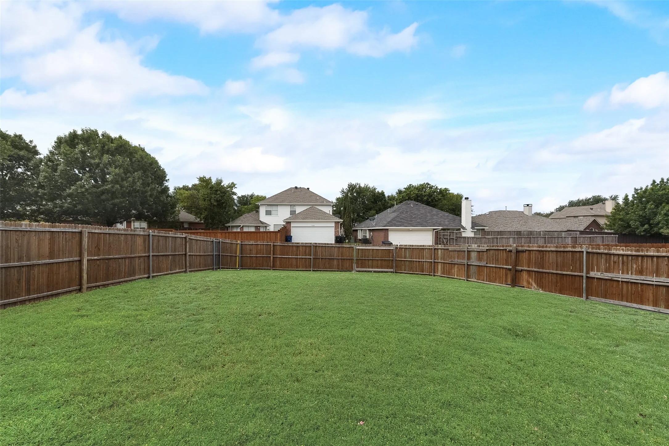 Single Family Residence For Rent in Collin County , 7909 Kristina Lane, Frisco, Texas 75034, 3 Bedrooms, 3 Bathrooms, 2 Garage spaces, 2,309 Sqft, built in 1999, Price $2,895, mls#21333514, Real Estate Agent in Frisco, Homes For Rent in Collin county, Homes For Rent in Frisco, Realtor in Frisco Texas, Real Estate Brokerage Independent Realty Texas, Luminita Cordes Realtor