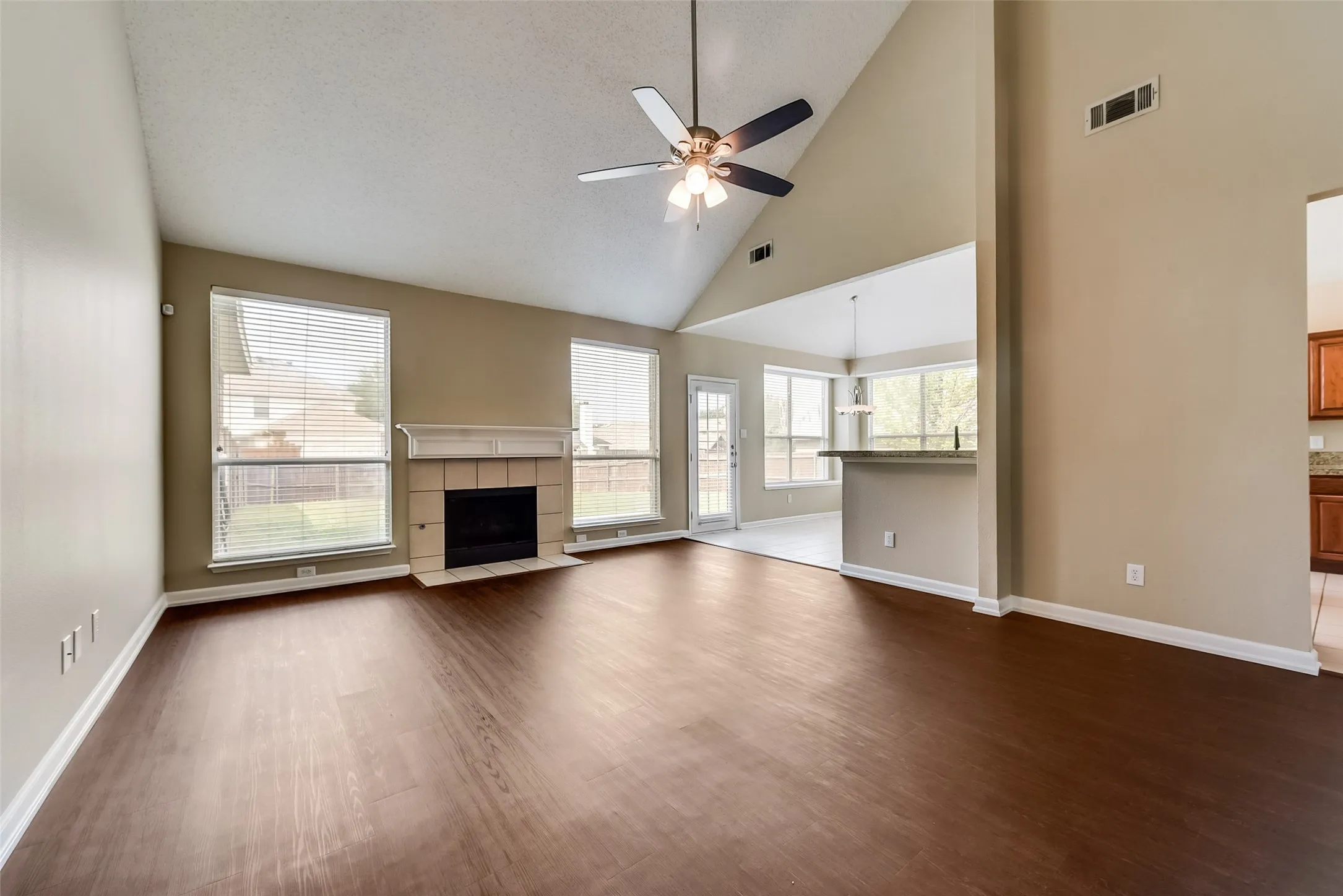 Single Family Residence For Rent in Collin County , 7909 Kristina Lane, Frisco, Texas 75034, 3 Bedrooms, 3 Bathrooms, 2 Garage spaces, 2,309 Sqft, built in 1999, Price $2,895, mls#21333514, Real Estate Agent in Frisco, Homes For Rent in Collin county, Homes For Rent in Frisco, Realtor in Frisco Texas, Real Estate Brokerage Independent Realty Texas, Luminita Cordes Realtor