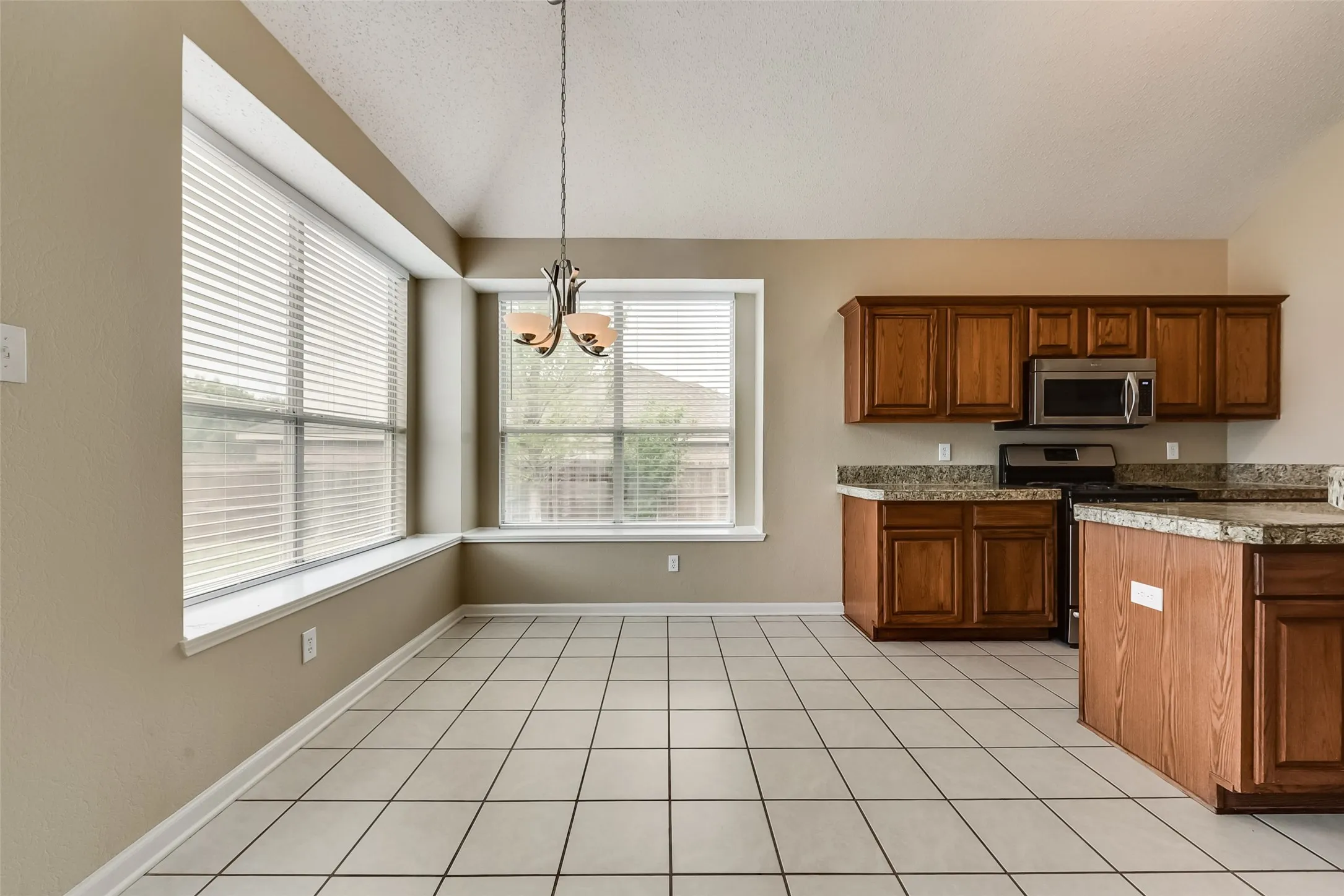 Single Family Residence For Rent in Collin County , 7909 Kristina Lane, Frisco, Texas 75034, 3 Bedrooms, 3 Bathrooms, 2 Garage spaces, 2,309 Sqft, built in 1999, Price $2,895, mls#21333514, Real Estate Agent in Frisco, Homes For Rent in Collin county, Homes For Rent in Frisco, Realtor in Frisco Texas, Real Estate Brokerage Independent Realty Texas, Luminita Cordes Realtor