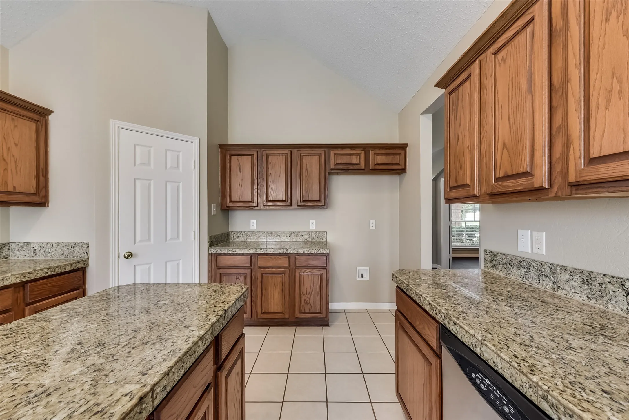 Single Family Residence For Rent in Collin County , 7909 Kristina Lane, Frisco, Texas 75034, 3 Bedrooms, 3 Bathrooms, 2 Garage spaces, 2,309 Sqft, built in 1999, Price $2,895, mls#21333514, Real Estate Agent in Frisco, Homes For Rent in Collin county, Homes For Rent in Frisco, Realtor in Frisco Texas, Real Estate Brokerage Independent Realty Texas, Luminita Cordes Realtor