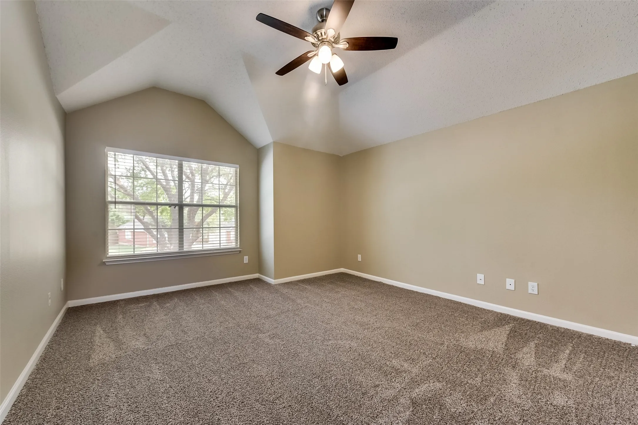 Single Family Residence For Rent in Collin County , 7909 Kristina Lane, Frisco, Texas 75034, 3 Bedrooms, 3 Bathrooms, 2 Garage spaces, 2,309 Sqft, built in 1999, Price $2,895, mls#21333514, Real Estate Agent in Frisco, Homes For Rent in Collin county, Homes For Rent in Frisco, Realtor in Frisco Texas, Real Estate Brokerage Independent Realty Texas, Luminita Cordes Realtor
