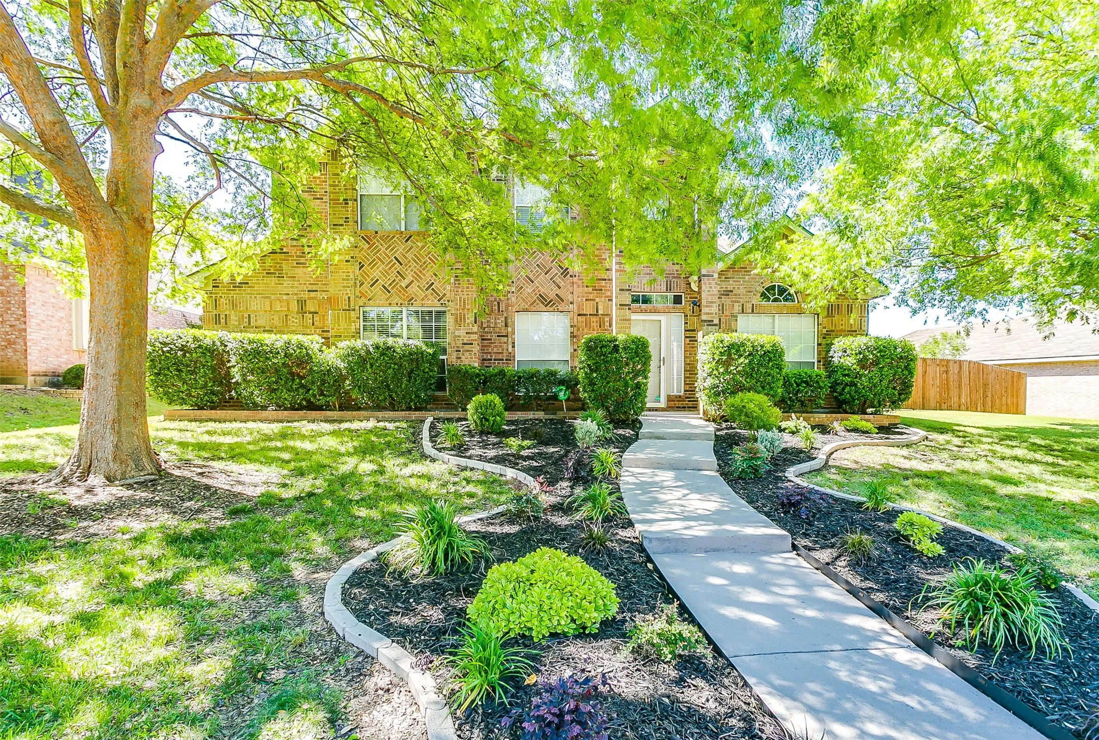 Single Family Residence For Rent in Collin County , 7909 Kristina Lane, Frisco, Texas 75034, 3 Bedrooms, 3 Bathrooms, 2 Garage spaces, 2,309 Sqft, built in 1999, Price $2,895, mls#21333514, Real Estate Agent in Frisco, Homes For Rent in Collin county, Homes For Rent in Frisco, Realtor in Frisco Texas, Real Estate Brokerage Independent Realty Texas, Luminita Cordes Realtor