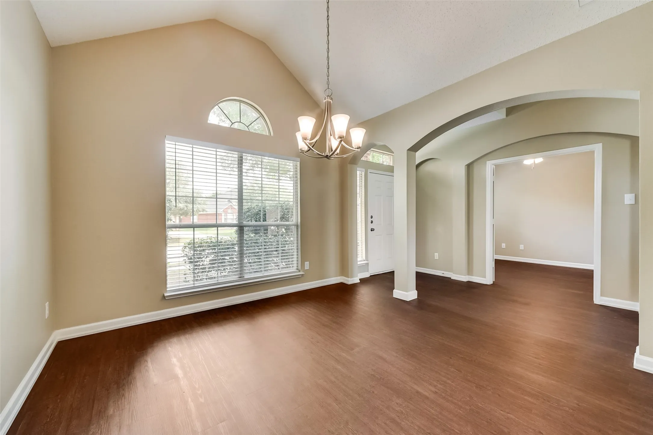 Single Family Residence For Rent in Collin County , 7909 Kristina Lane, Frisco, Texas 75034, 3 Bedrooms, 3 Bathrooms, 2 Garage spaces, 2,309 Sqft, built in 1999, Price $2,895, mls#21333514, Real Estate Agent in Frisco, Homes For Rent in Collin county, Homes For Rent in Frisco, Realtor in Frisco Texas, Real Estate Brokerage Independent Realty Texas, Luminita Cordes Realtor