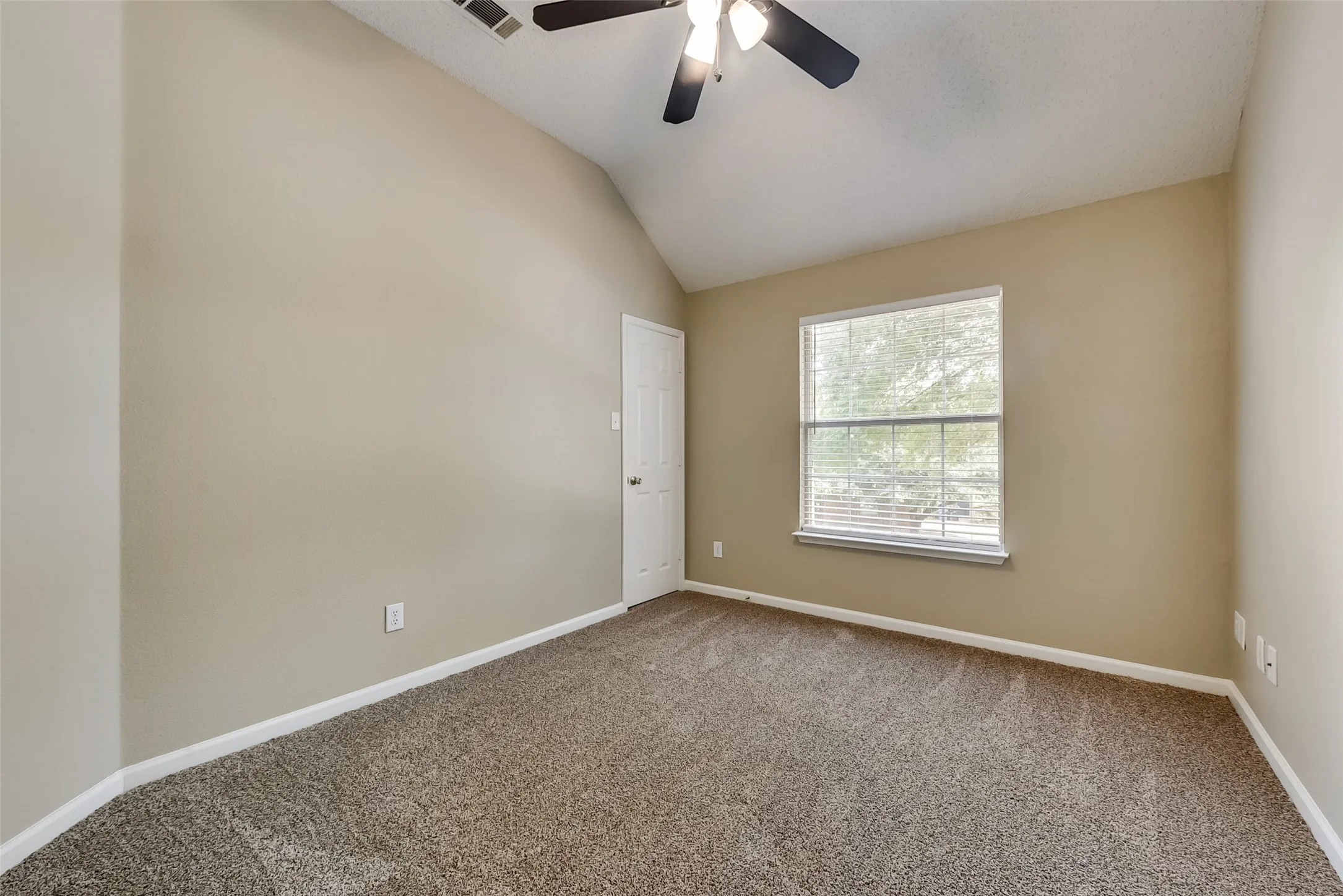 Single Family Residence For Rent in Collin County , 7909 Kristina Lane, Frisco, Texas 75034, 3 Bedrooms, 3 Bathrooms, 2 Garage spaces, 2,309 Sqft, built in 1999, Price $2,895, mls#21333514, Real Estate Agent in Frisco, Homes For Rent in Collin county, Homes For Rent in Frisco, Realtor in Frisco Texas, Real Estate Brokerage Independent Realty Texas, Luminita Cordes Realtor