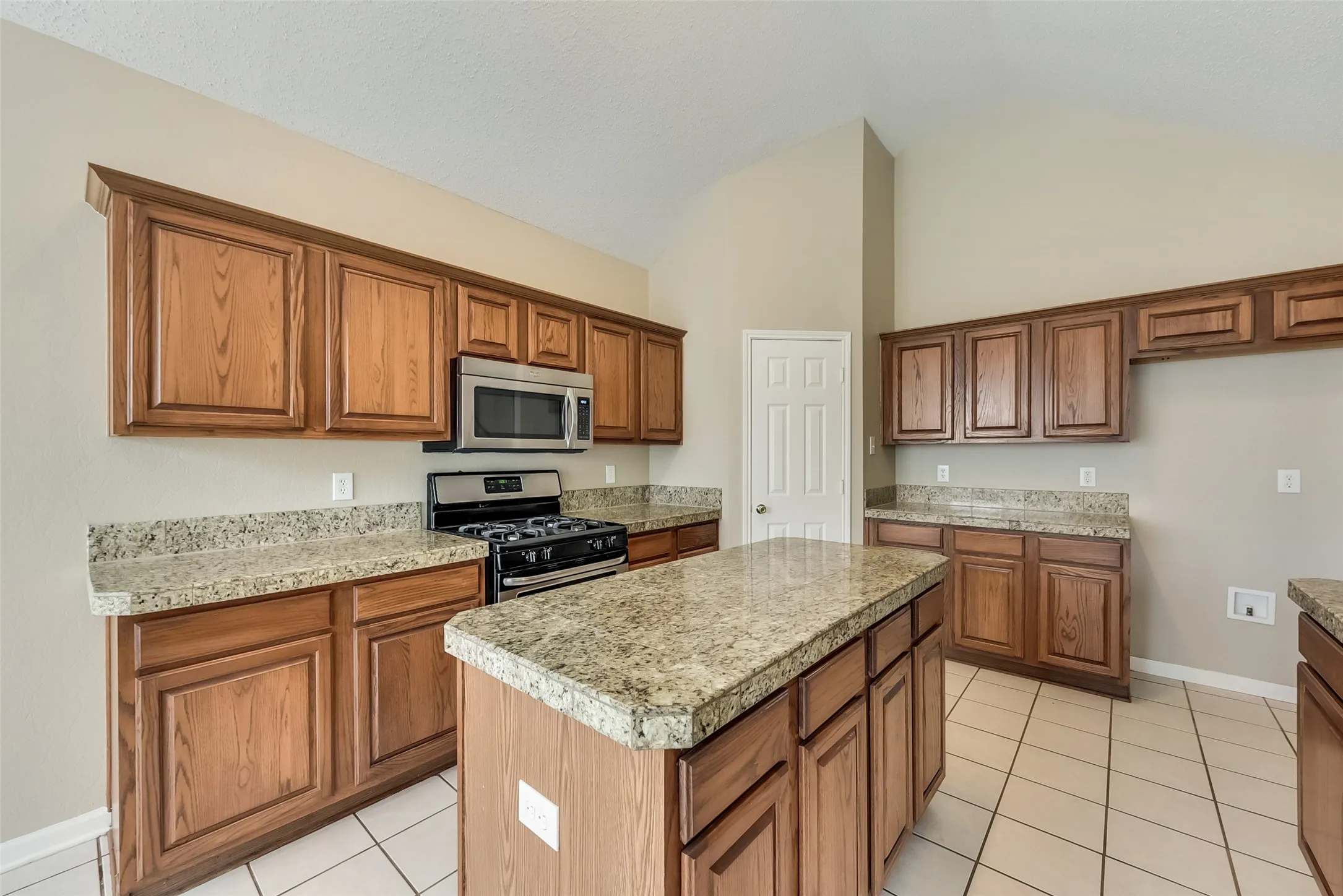 Single Family Residence For Rent in Collin County , 7909 Kristina Lane, Frisco, Texas 75034, 3 Bedrooms, 3 Bathrooms, 2 Garage spaces, 2,309 Sqft, built in 1999, Price $2,895, mls#21333514, Real Estate Agent in Frisco, Homes For Rent in Collin county, Homes For Rent in Frisco, Realtor in Frisco Texas, Real Estate Brokerage Independent Realty Texas, Luminita Cordes Realtor