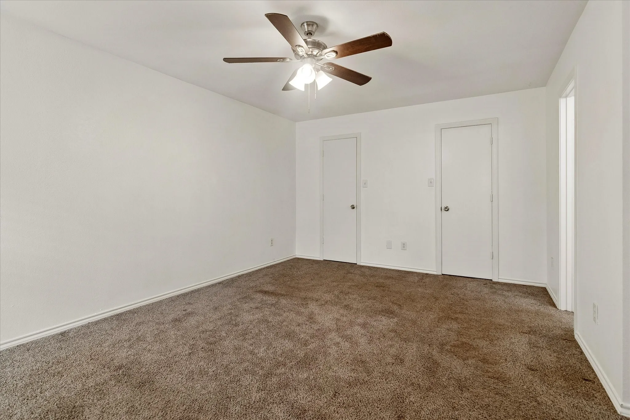 Single Family Residence For Sale in Collin County , 3318 Wells Drive, Plano, Texas 75093, 3 Bedroom, 2 Bathroom, 2 Garage spaces, 1,559 Sqft, built in 1983, mls#21334150, Real Estate Agent in Plano, Homes For Sale in Collin county, Homes For Sale in Plano, Realtor in Plano Texas, Real Estate Brokerage Independent Realty Texas, Luminita Cordes Realtor