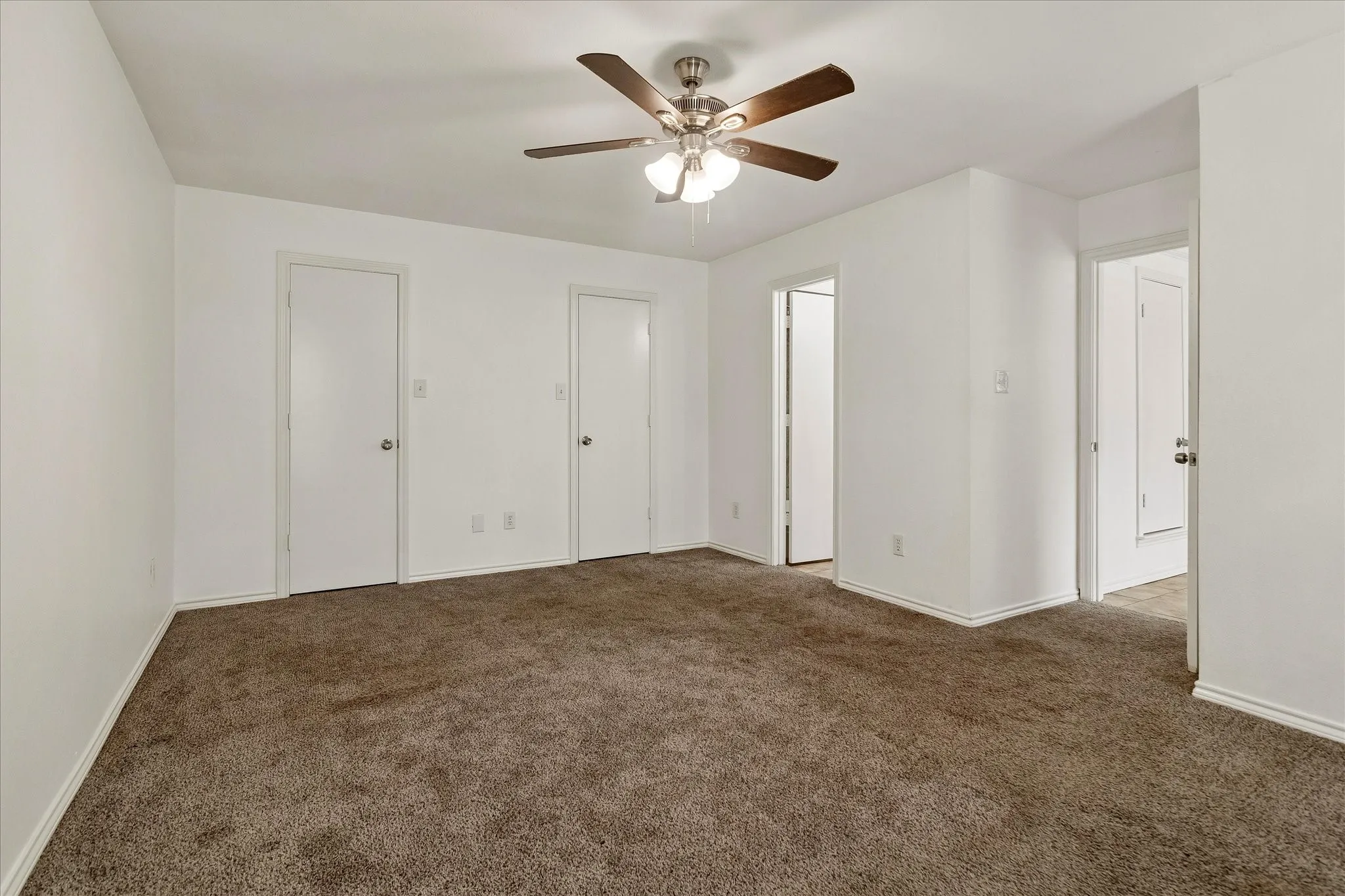 Single Family Residence For Sale in Collin County , 3318 Wells Drive, Plano, Texas 75093, 3 Bedroom, 2 Bathroom, 2 Garage spaces, 1,559 Sqft, built in 1983, mls#21334150, Real Estate Agent in Plano, Homes For Sale in Collin county, Homes For Sale in Plano, Realtor in Plano Texas, Real Estate Brokerage Independent Realty Texas, Luminita Cordes Realtor