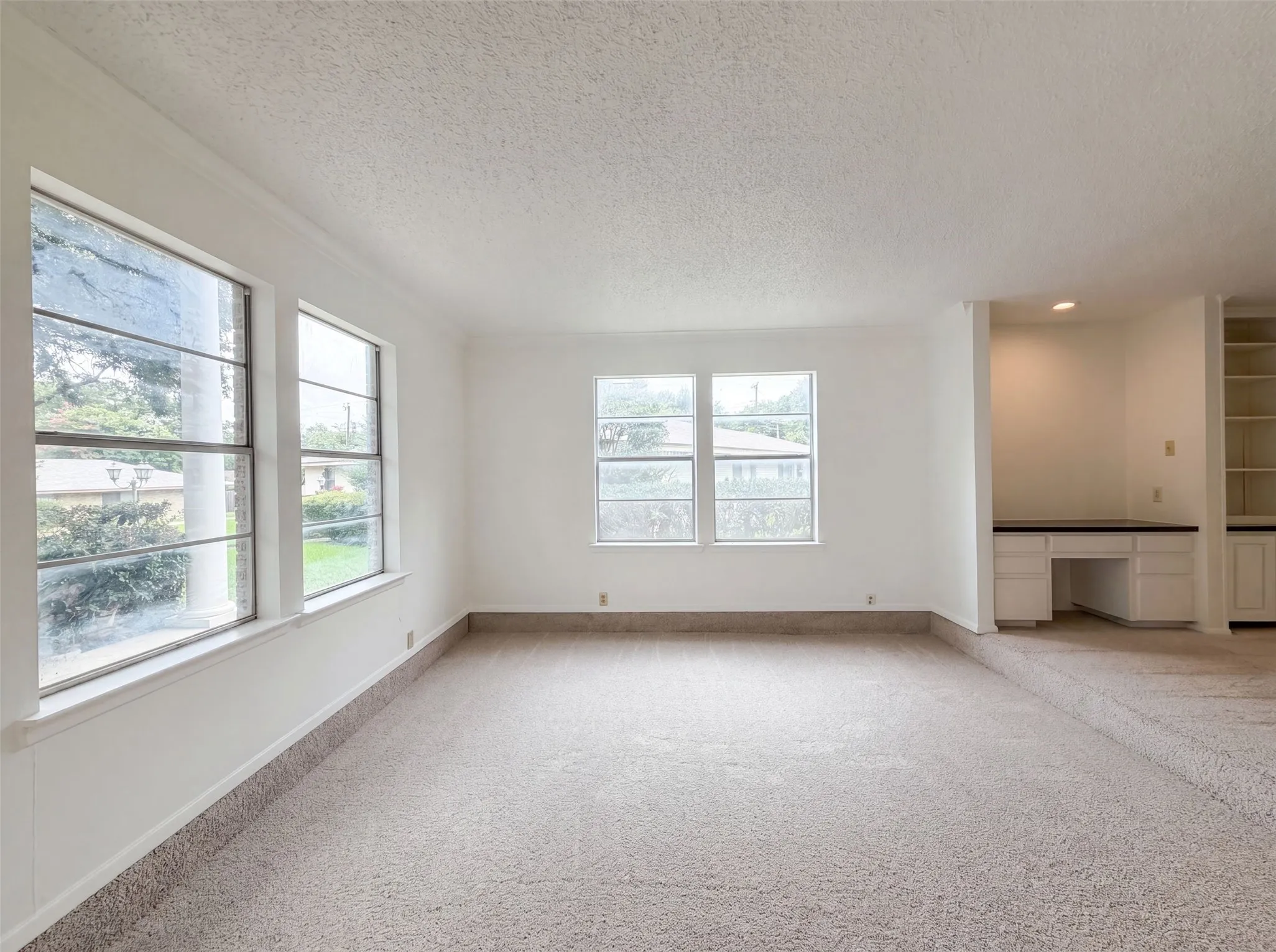 Single Family Residence For Sale in Tarrant County , 4612 Kenway Court, Fort Worth, Texas 76132, 3 Bedroom, 3 Bathroom, 2 Garage spaces, 2,352 Sqft, built in 1975, mls#21334674, Real Estate Agent in Fort Worth, Homes For Sale in Tarrant county, Homes For Sale in Fort Worth, Realtor in Fort Worth Texas, Real Estate Brokerage Independent Realty Texas, Luminita Cordes Realtor