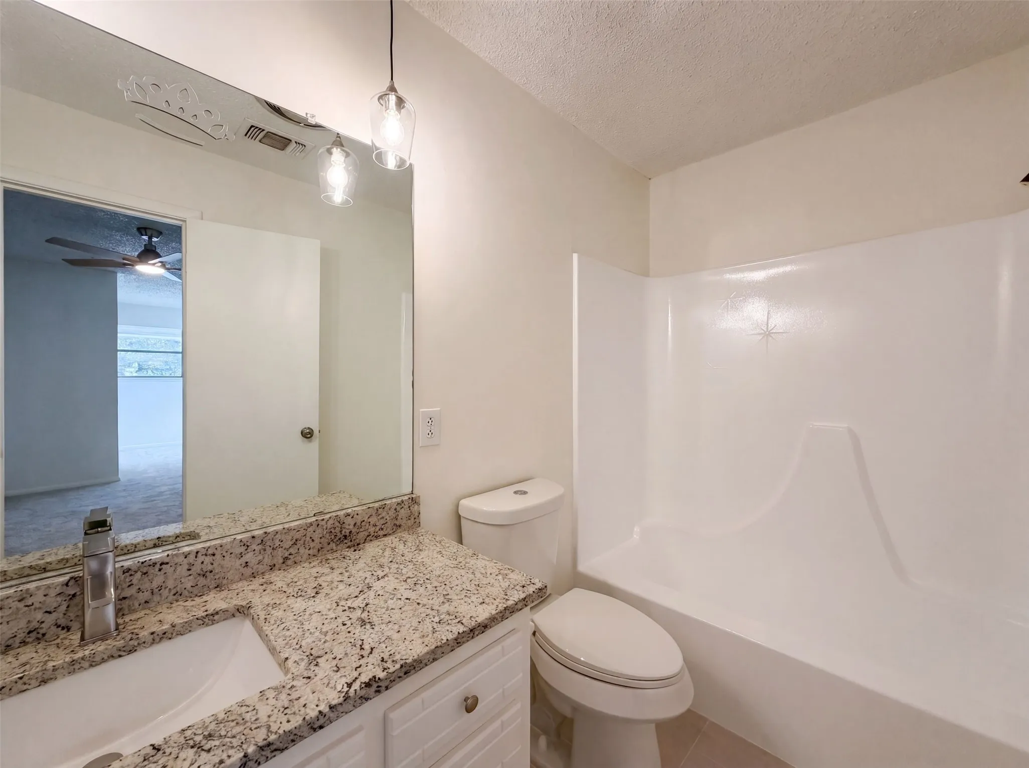 Single Family Residence For Sale in Tarrant County , 4612 Kenway Court, Fort Worth, Texas 76132, 3 Bedroom, 3 Bathroom, 2 Garage spaces, 2,352 Sqft, built in 1975, mls#21334674, Real Estate Agent in Fort Worth, Homes For Sale in Tarrant county, Homes For Sale in Fort Worth, Realtor in Fort Worth Texas, Real Estate Brokerage Independent Realty Texas, Luminita Cordes Realtor