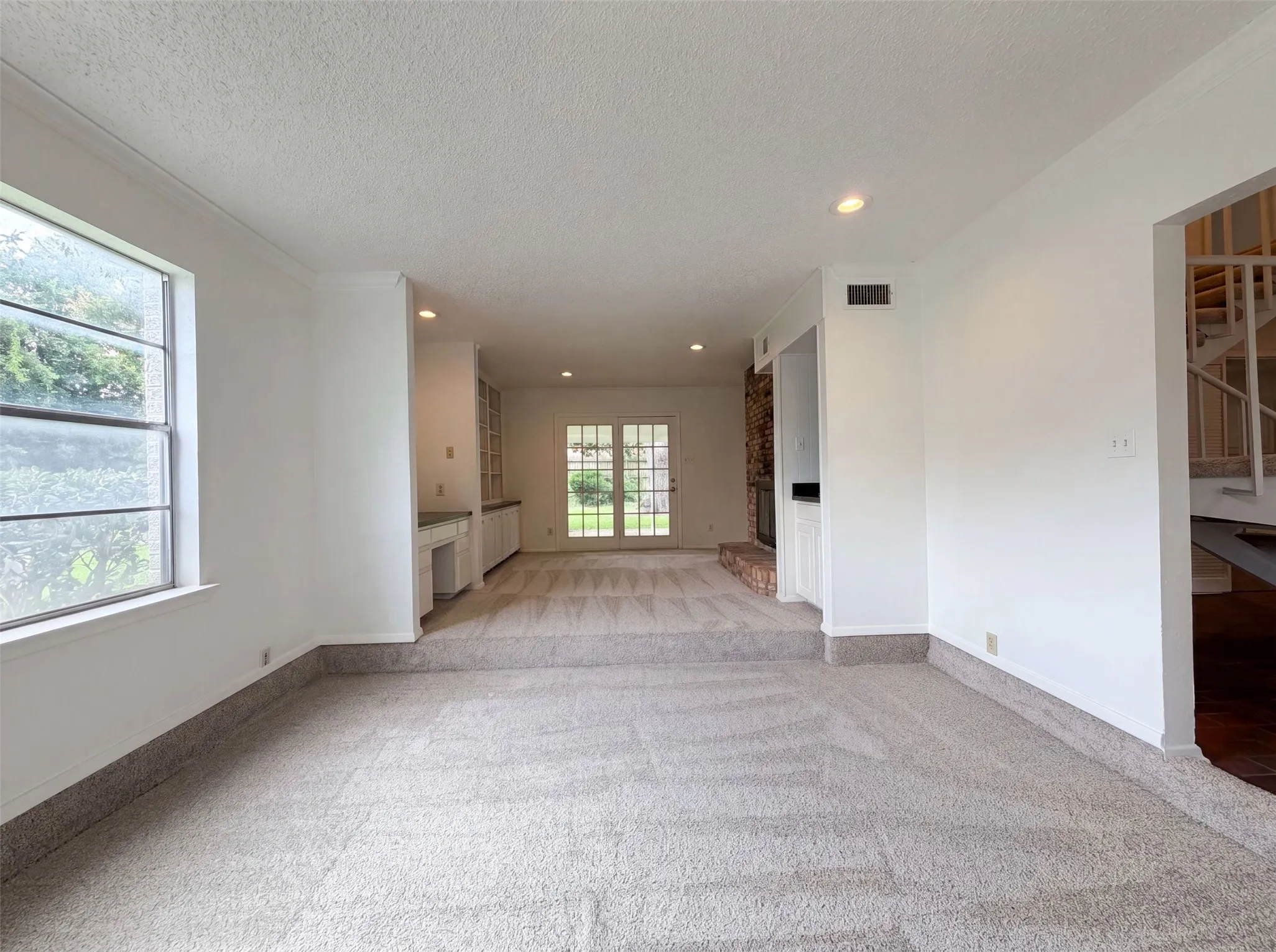 Single Family Residence For Sale in Tarrant County , 4612 Kenway Court, Fort Worth, Texas 76132, 3 Bedroom, 3 Bathroom, 2 Garage spaces, 2,352 Sqft, built in 1975, mls#21334674, Real Estate Agent in Fort Worth, Homes For Sale in Tarrant county, Homes For Sale in Fort Worth, Realtor in Fort Worth Texas, Real Estate Brokerage Independent Realty Texas, Luminita Cordes Realtor