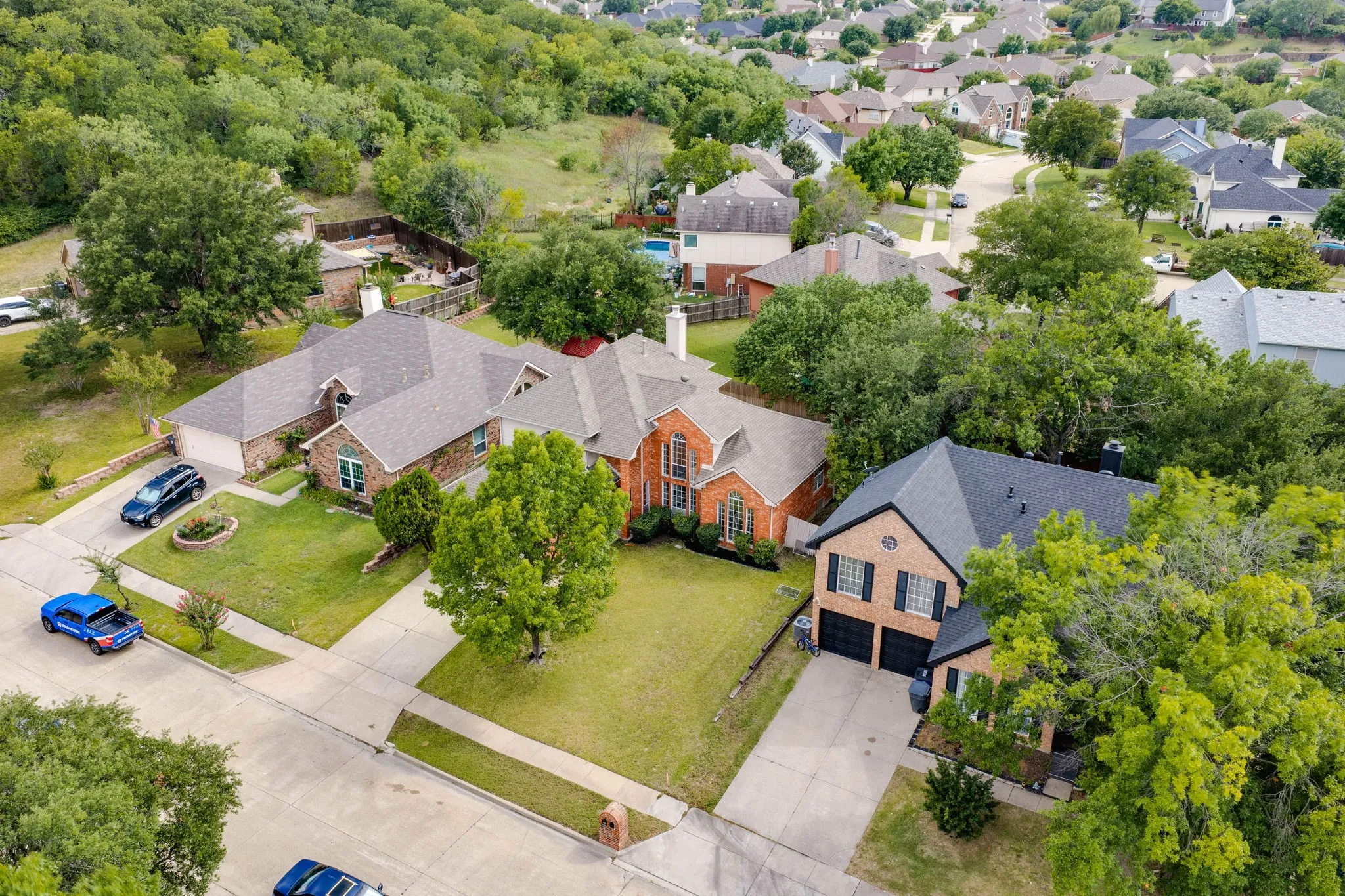 Single Family Residence For Sale in Dallas County , 8364 Deep Green Drive, Dallas, Texas 75249, 3 Bedroom, 3 Bathroom, 2 Garage spaces, 2,201 Sqft, built in 1990, mls#21334198, Real Estate Agent in Dallas, Homes For Sale in Dallas county, Homes For Sale in Dallas, Realtor in Dallas Texas, Real Estate Brokerage Independent Realty Texas, Luminita Cordes Realtor
