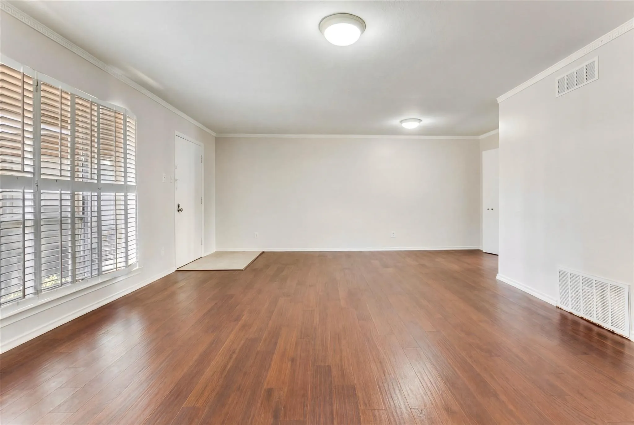 Condominium For Sale in Dallas County , 11116 Valleydale Drive B, Dallas, Texas 75230, 2 Bedrooms, 2 Bathrooms, Garage spaces, 1,044 Sqft, built in 1961, Price $160,000, mls#21332647, Real Estate Agent in Dallas, Homes For Sale in Dallas county, Homes For Sale in Dallas, Realtor in Dallas Texas, Real Estate Brokerage Independent Realty Texas, Luminita Cordes Realtor