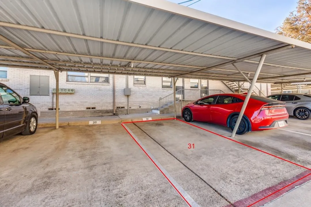 Condominium For Sale in Dallas County , 11116 Valleydale Drive B, Dallas, Texas 75230, 2 Bedrooms, 2 Bathrooms, Garage spaces, 1,044 Sqft, built in 1961, Price $160,000, mls#21332647, Real Estate Agent in Dallas, Homes For Sale in Dallas county, Homes For Sale in Dallas, Realtor in Dallas Texas, Real Estate Brokerage Independent Realty Texas, Luminita Cordes Realtor